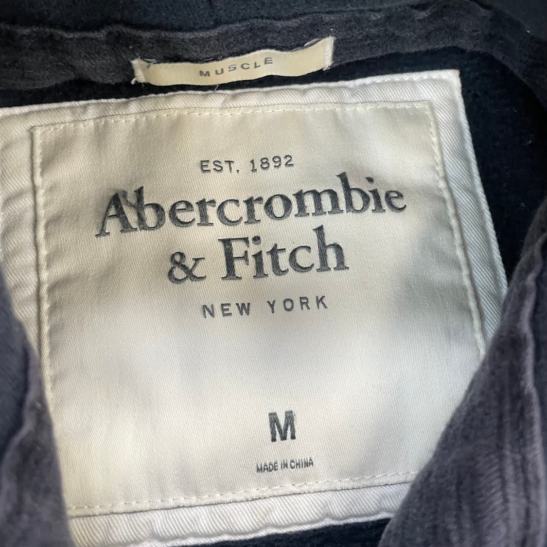 아베크롬비 아치 로고 후드집업 네이비 상품이미지4