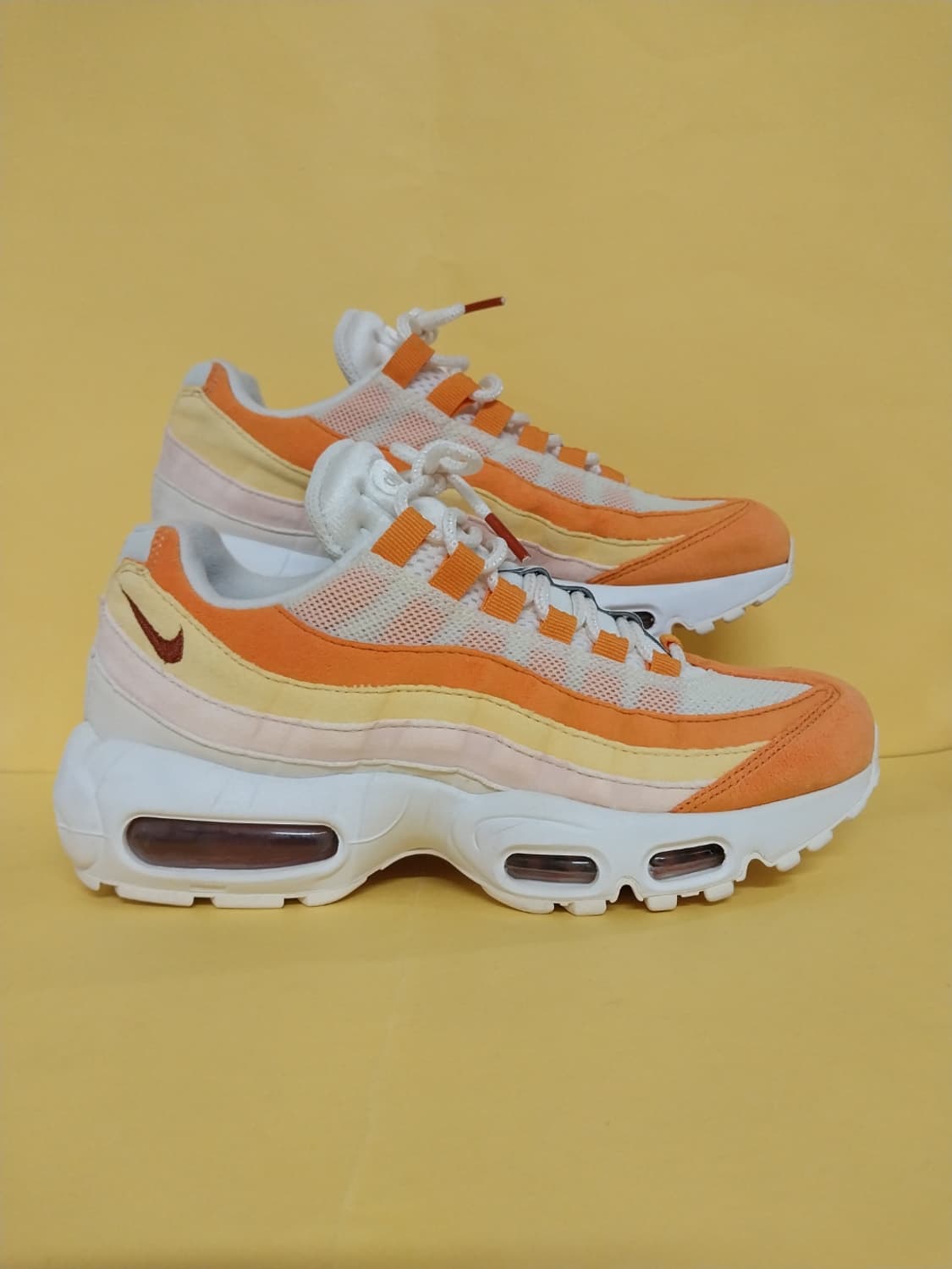 여성 나이키 에어맥스 95 오렌지 멀티 운동화 (240) 상품이미지3