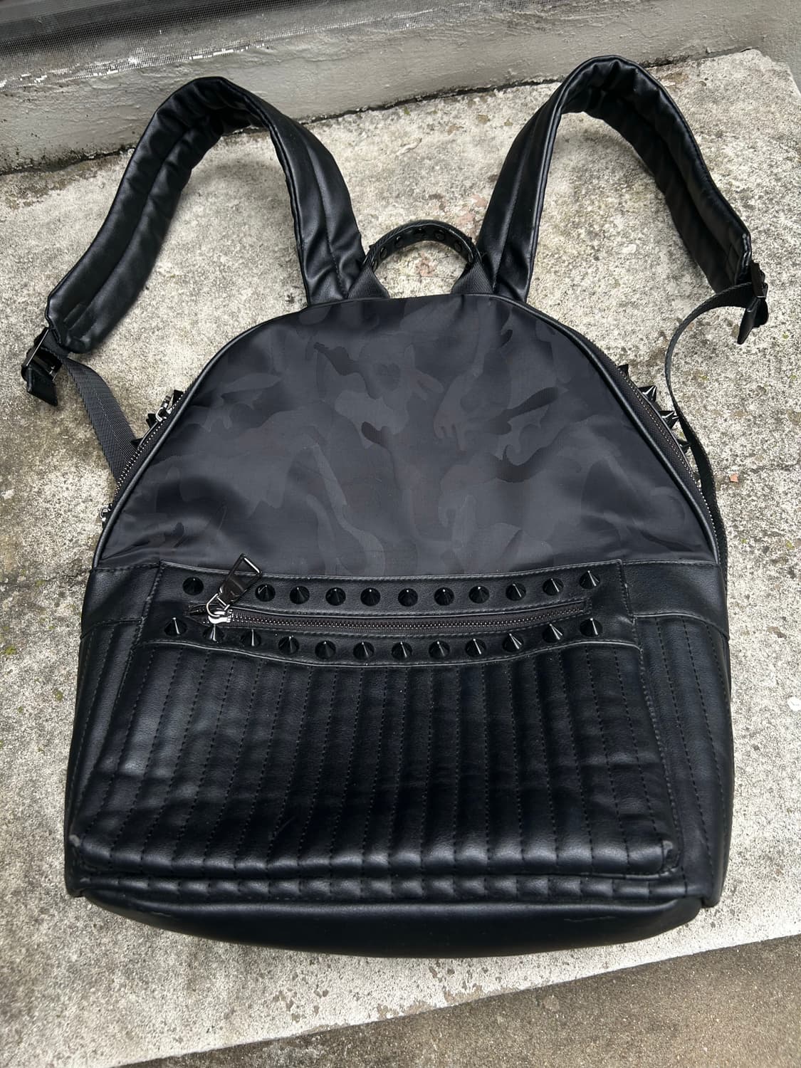 Zara 락시크 블랙 카모플라쥬 스터드 백팩  상품이미지2