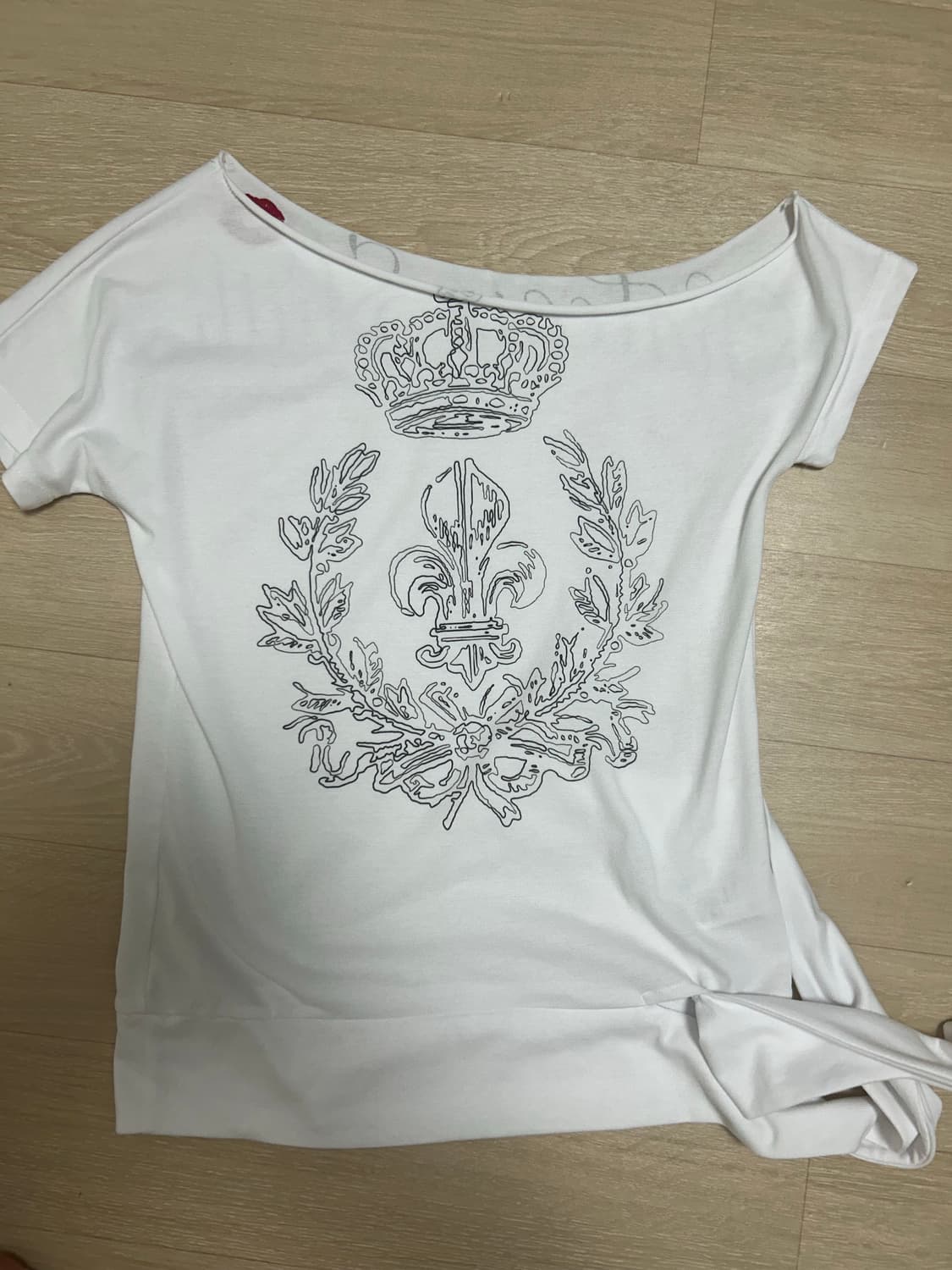 스컬프터 타이 티 Chateau Shithole Tie Tee 상품이미지2