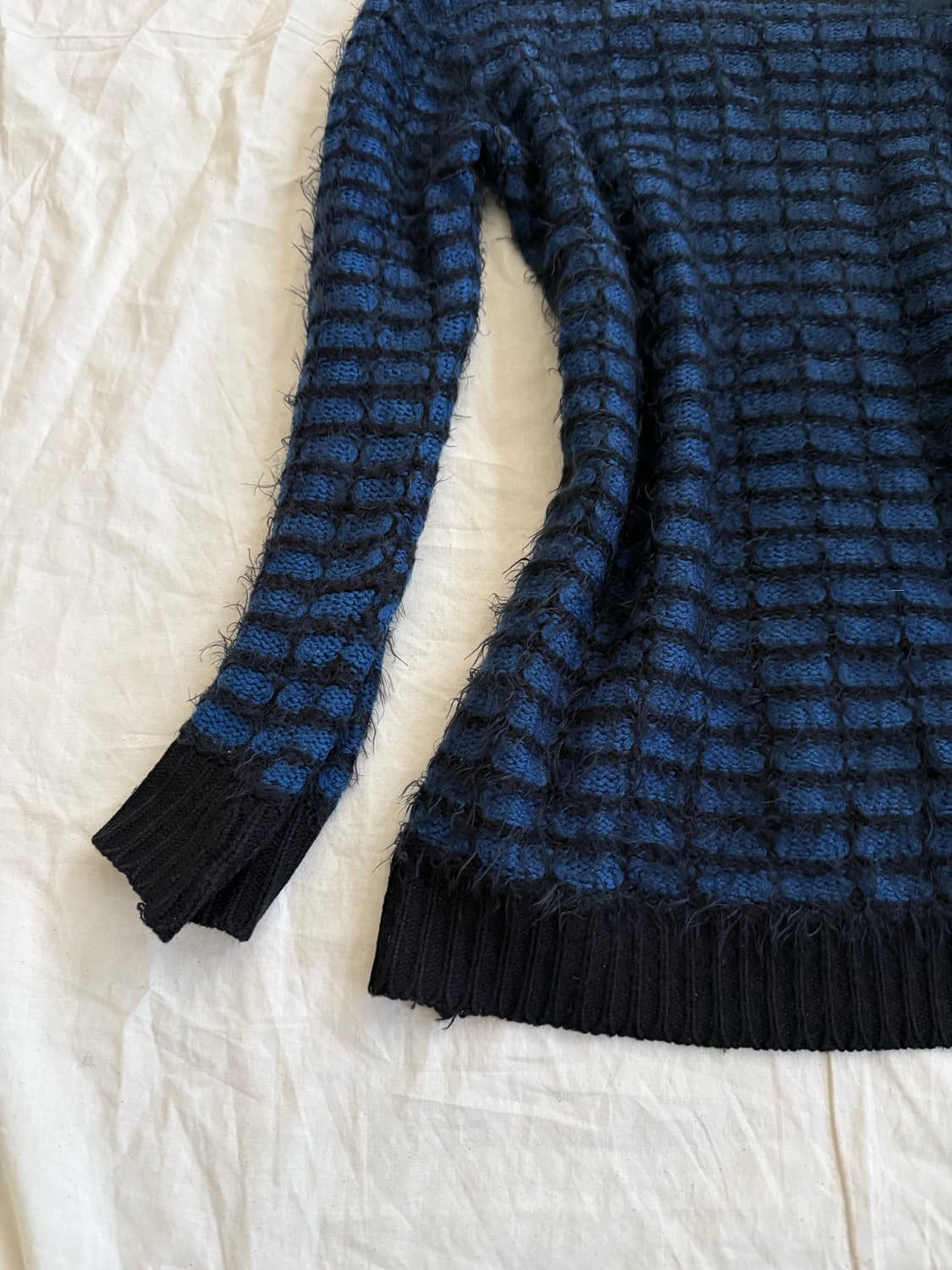 세실맥비 딥블루 캐캐체 나나 펑크 니트 상품이미지3