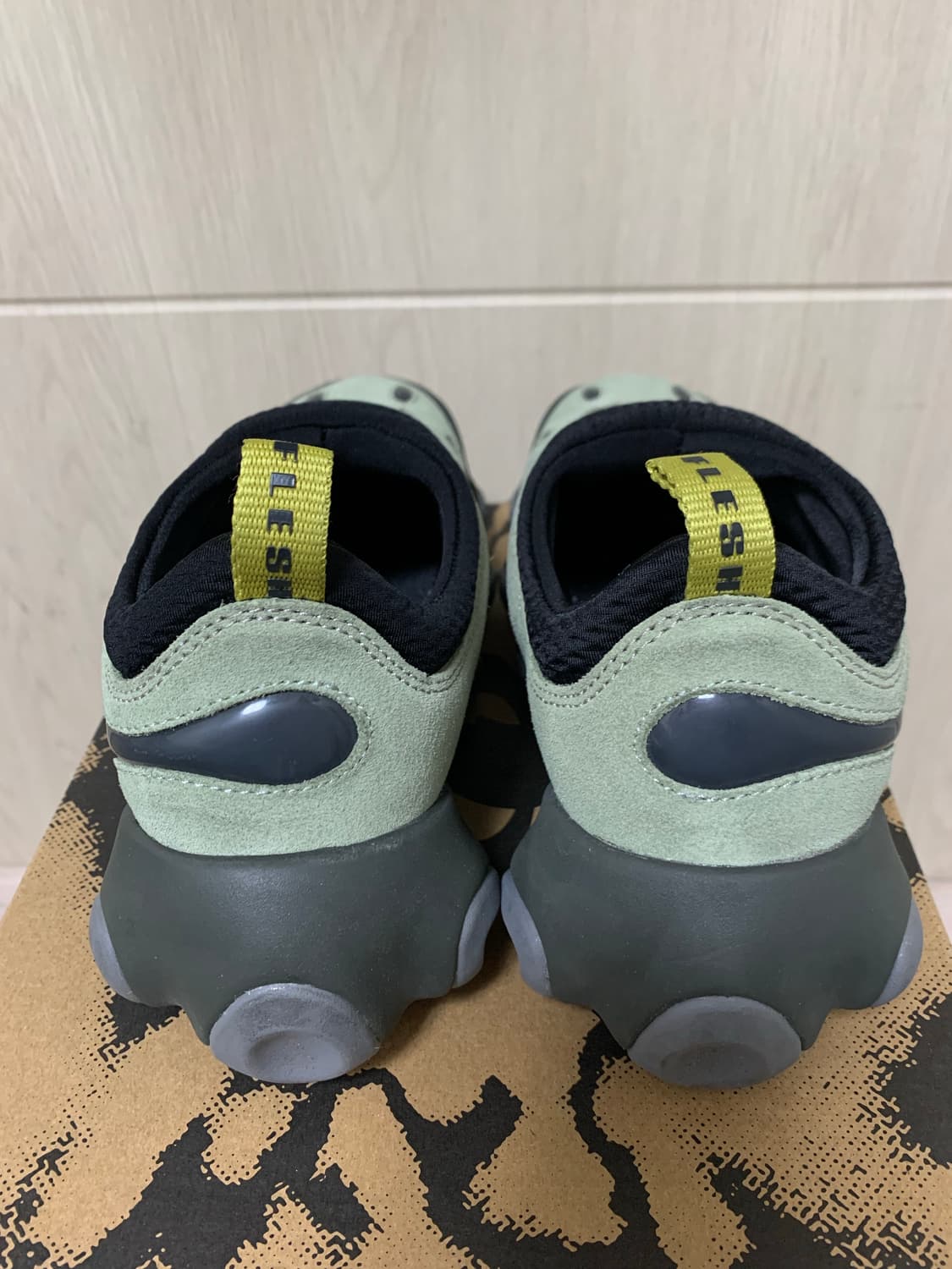 오클리 팩토리 팀 x 브레인 데드 오비탈 플래시 티 블랙 상품이미지4