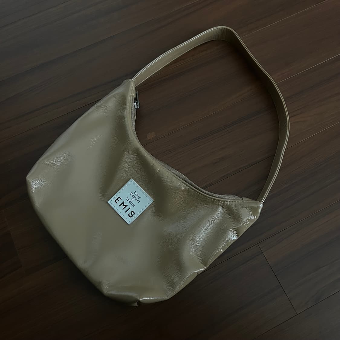 이미스 에나멜 호보백 베이지 상품이미지1