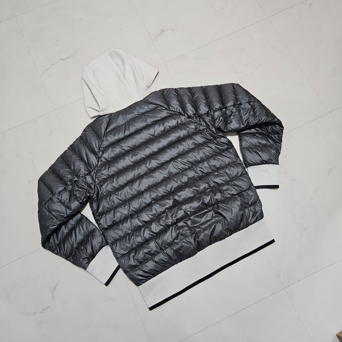 95-100) 빈폴스포츠 후드 배색 덕다운 경량패딩 상품이미지4