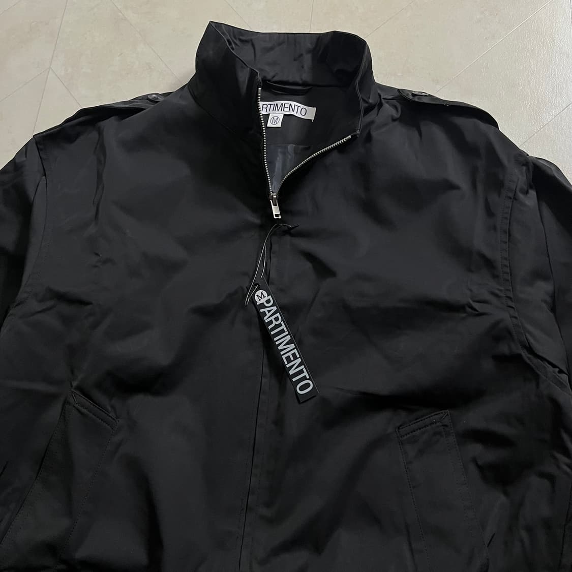 새상품(M)파르티멘토 스탠드 카라 블루종 블랙 상품이미지5