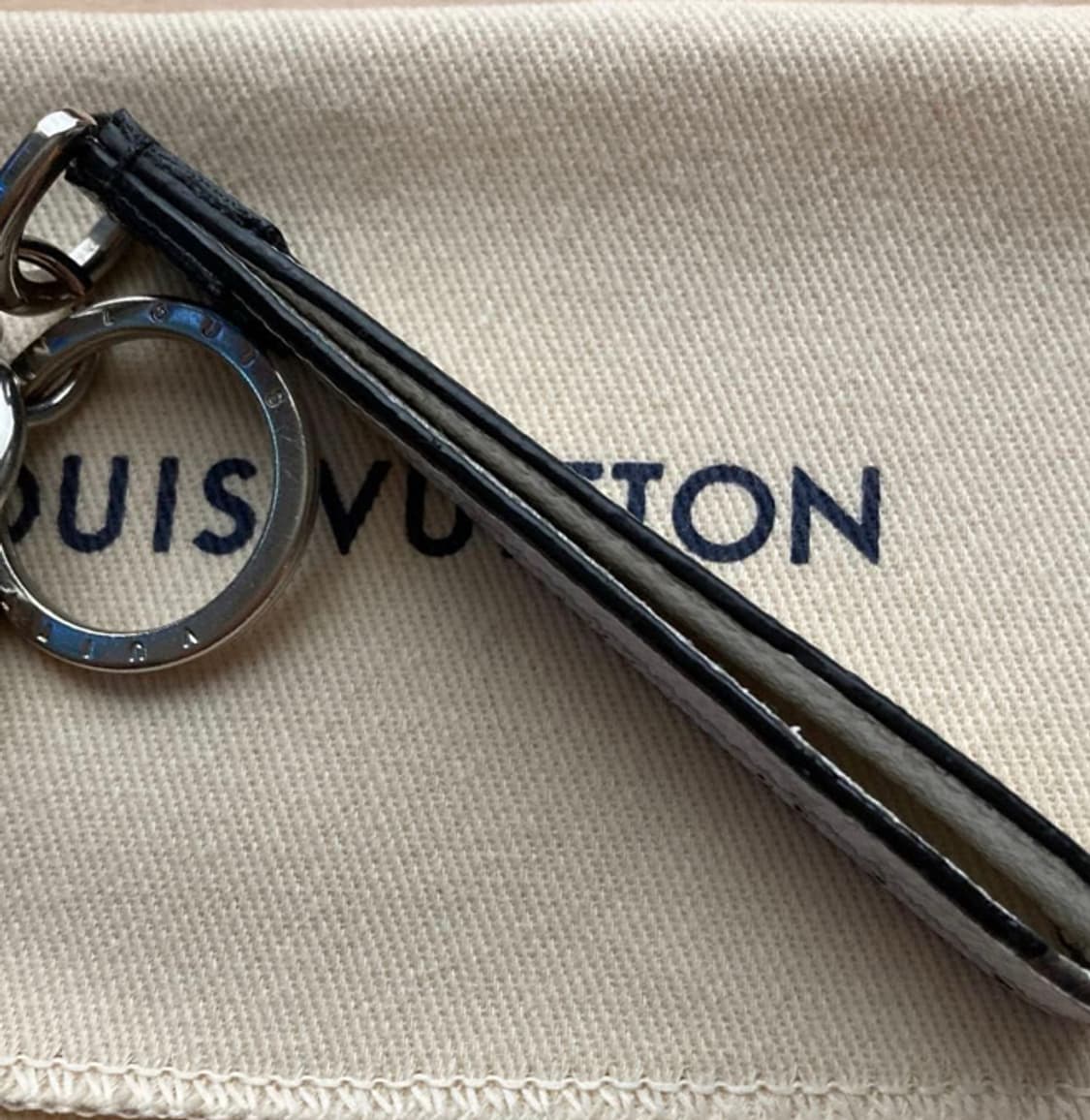 [정품] 루이비통 이클립스 레더 화이트 키링 풀구성품 상품이미지2