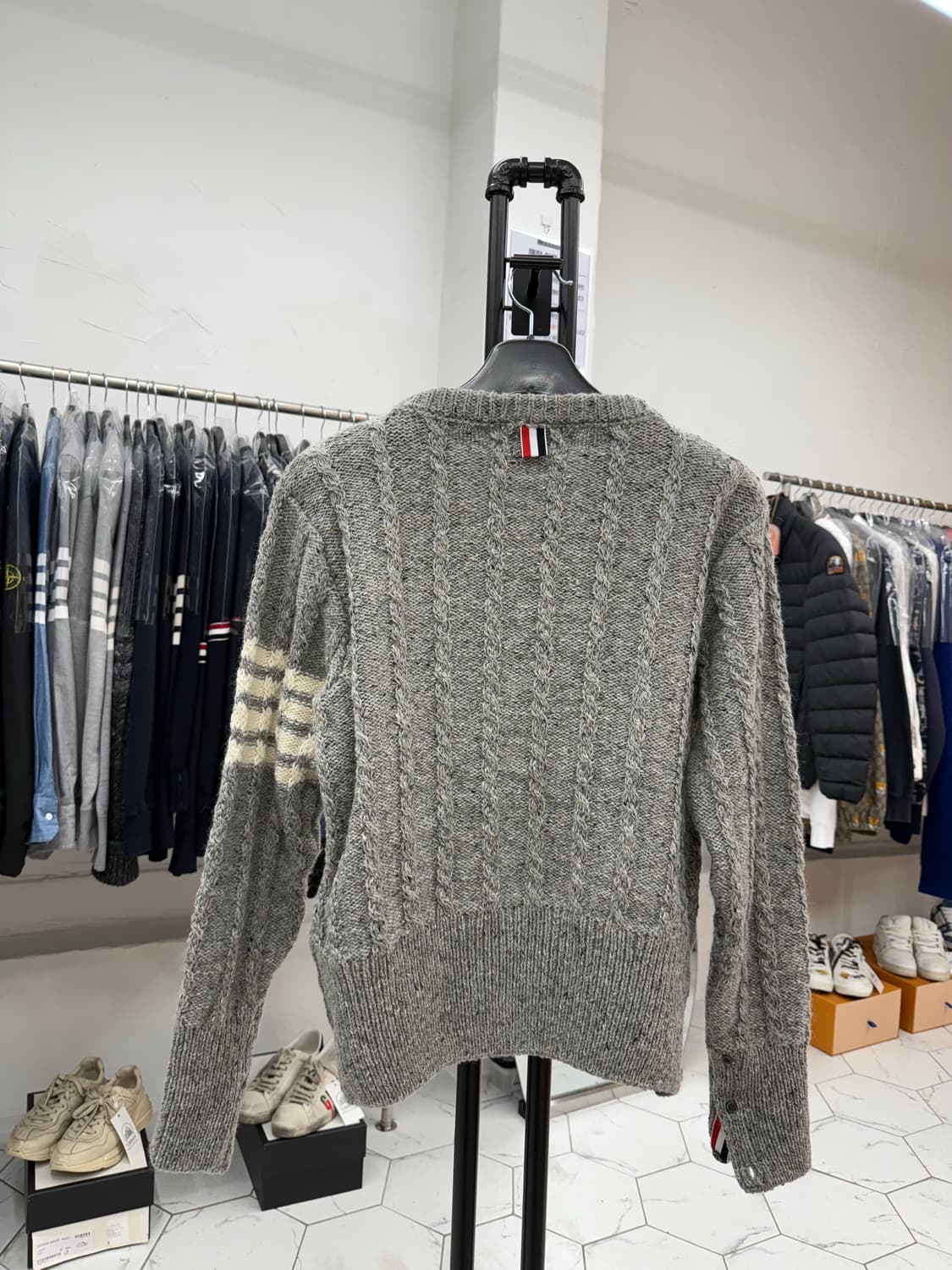 [4] 톰브라운 사선완장 트위스트 케이블 니트 상품이미지2