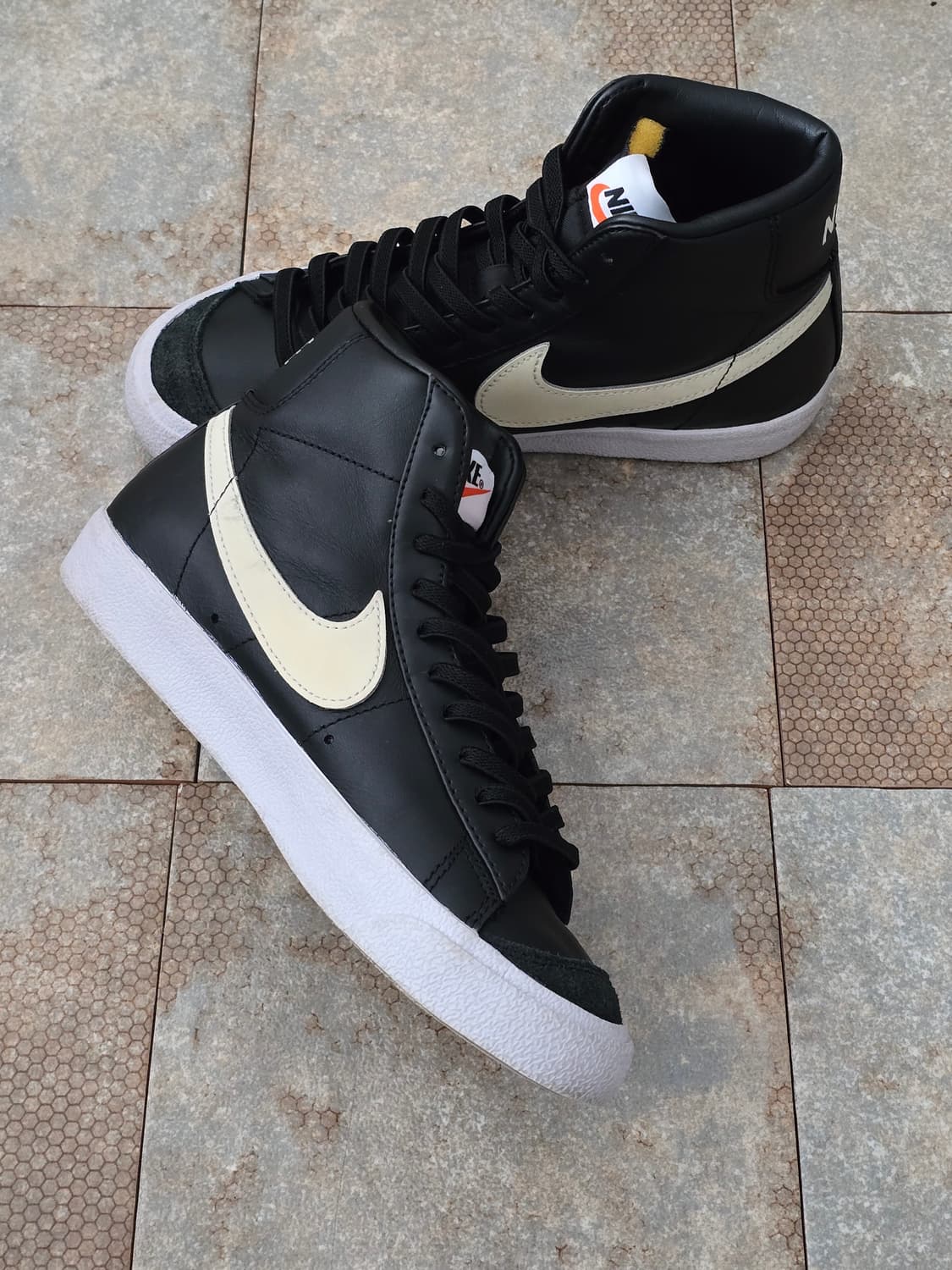 (240)나이키 블레이저 미드 77 빈티지 검흰 상품이미지4