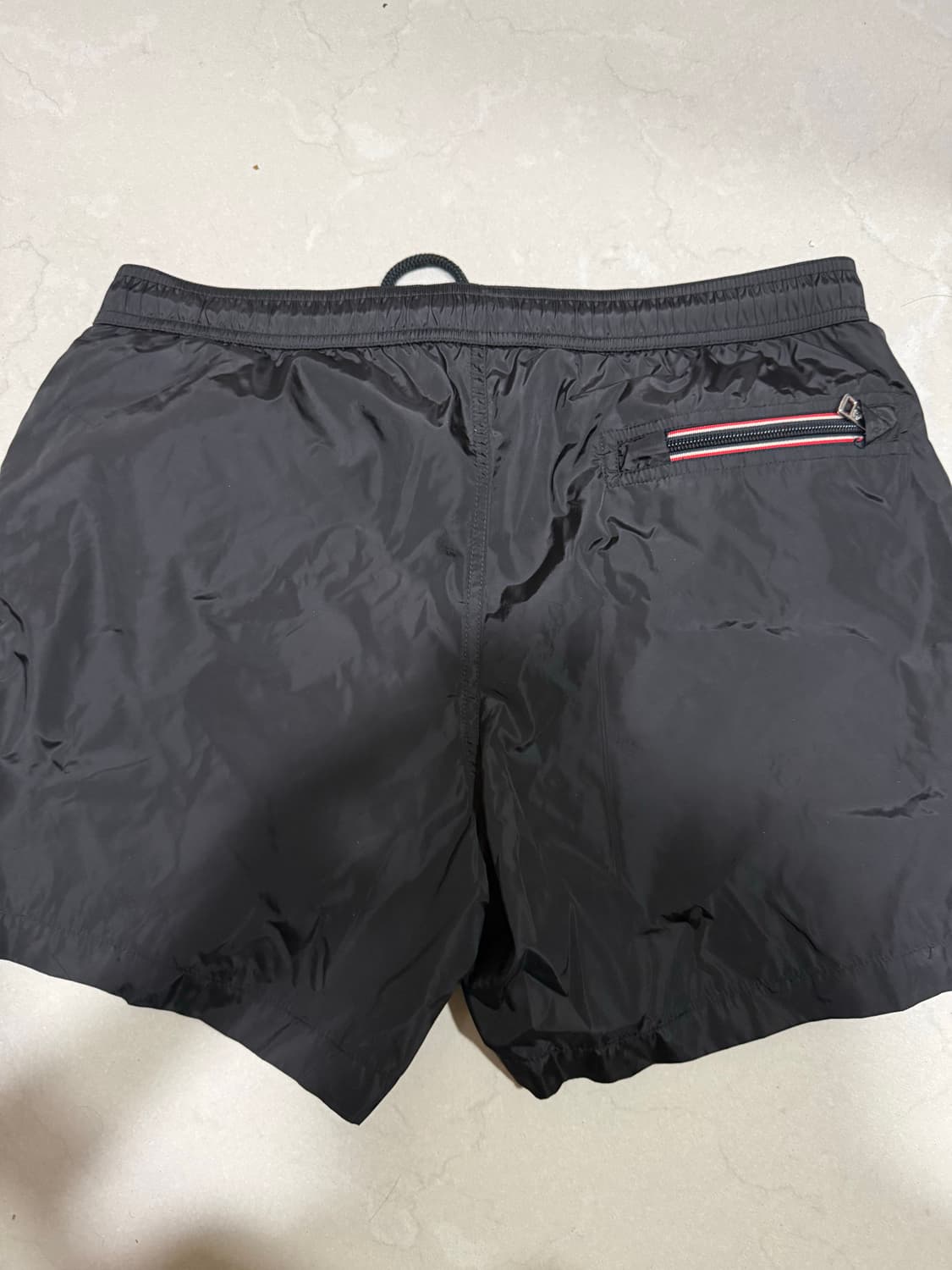 [당일출고,L사이즈] 25년식 몽클레어 스윔팬츠 반바지 상품이미지4