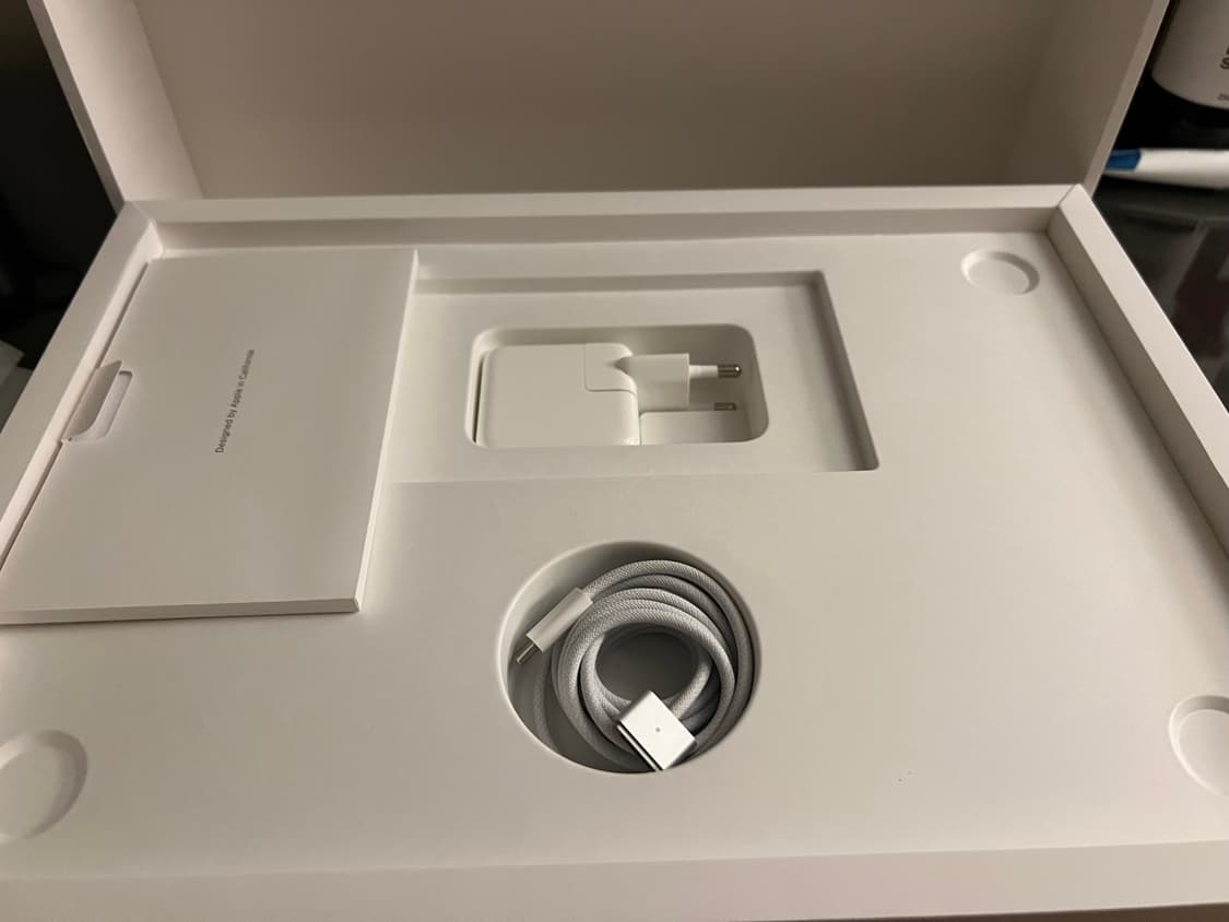 맥북 에어 m3 15인치 16GB 256GB 실버 상품이미지2