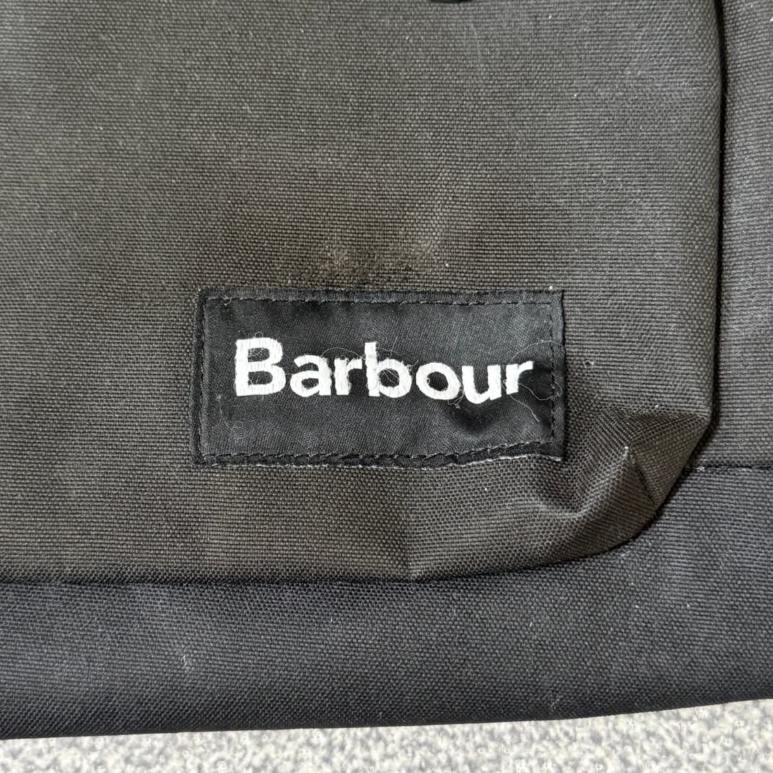 [정가 11만원] Barbour 바버 하이필드 백팩 상품이미지5