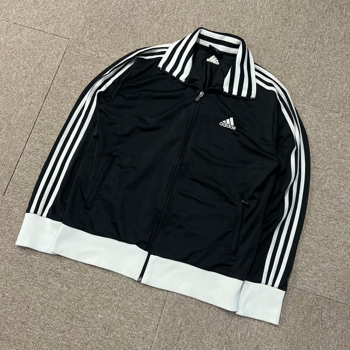 아디다스 검흰 져지 상품이미지1