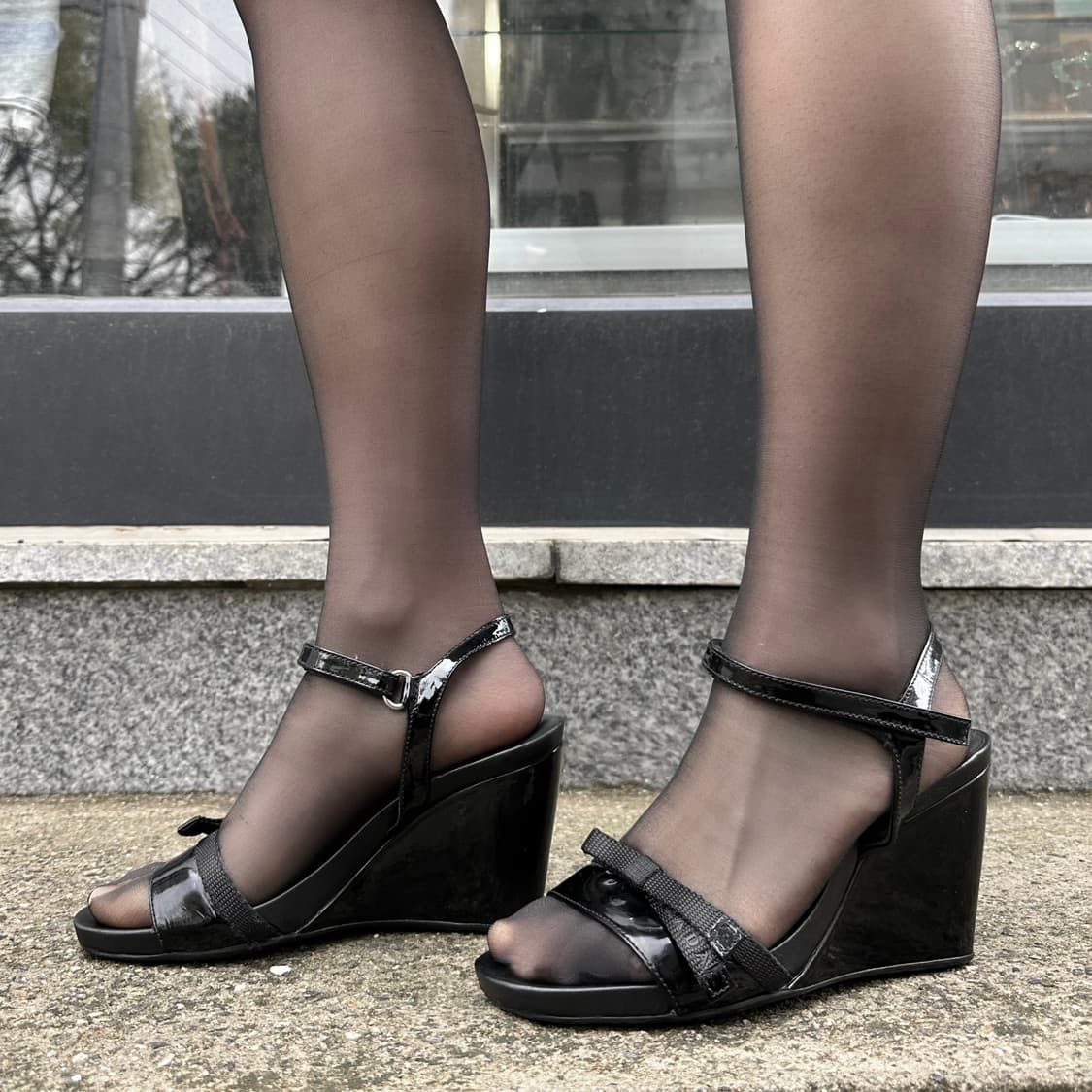 00s 빈티지 프라다 스포츠 페이턴트 가죽 리본 웨지 힐 상품이미지7