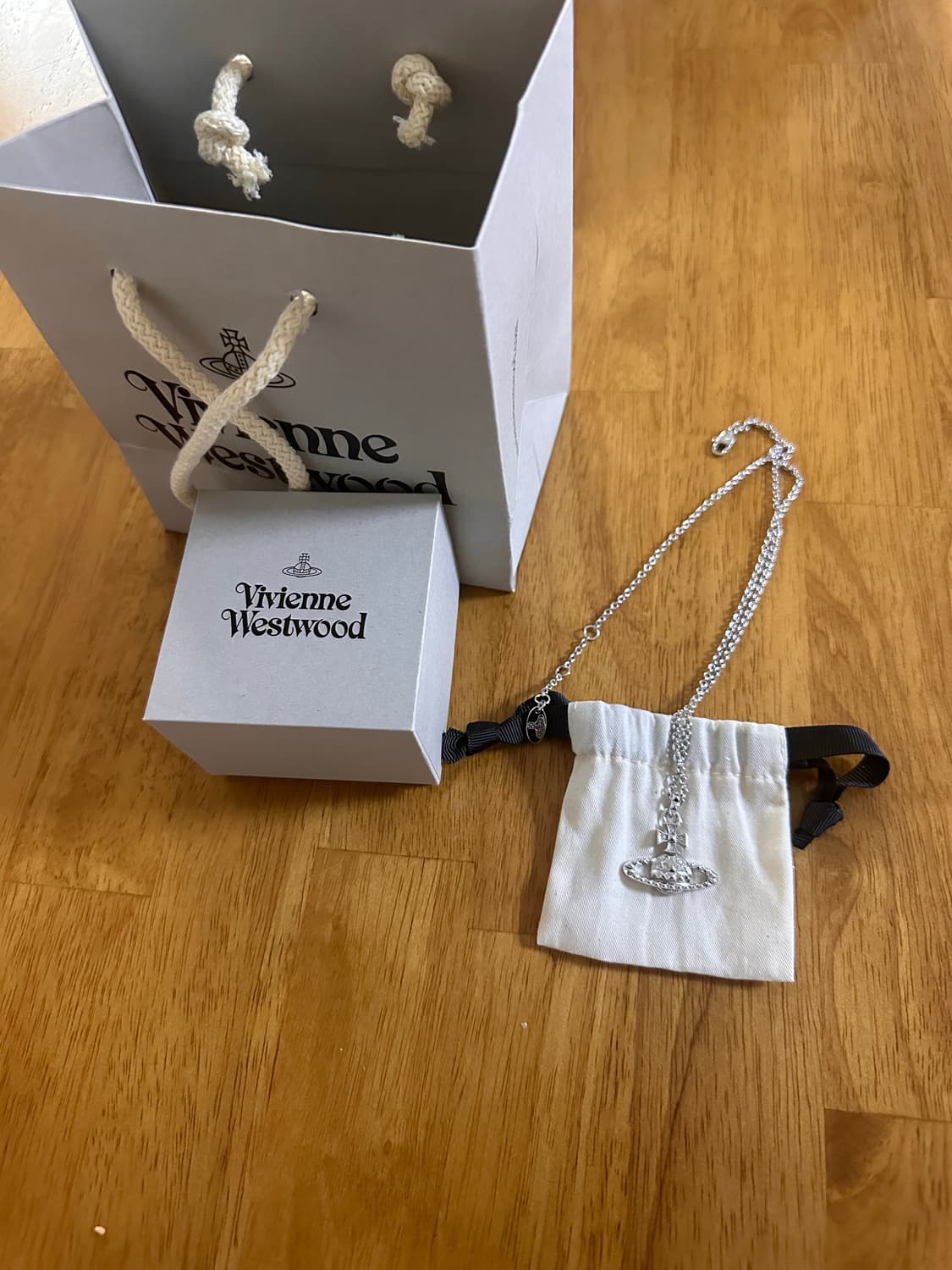 비비안 목걸이 팔아요 상품이미지3