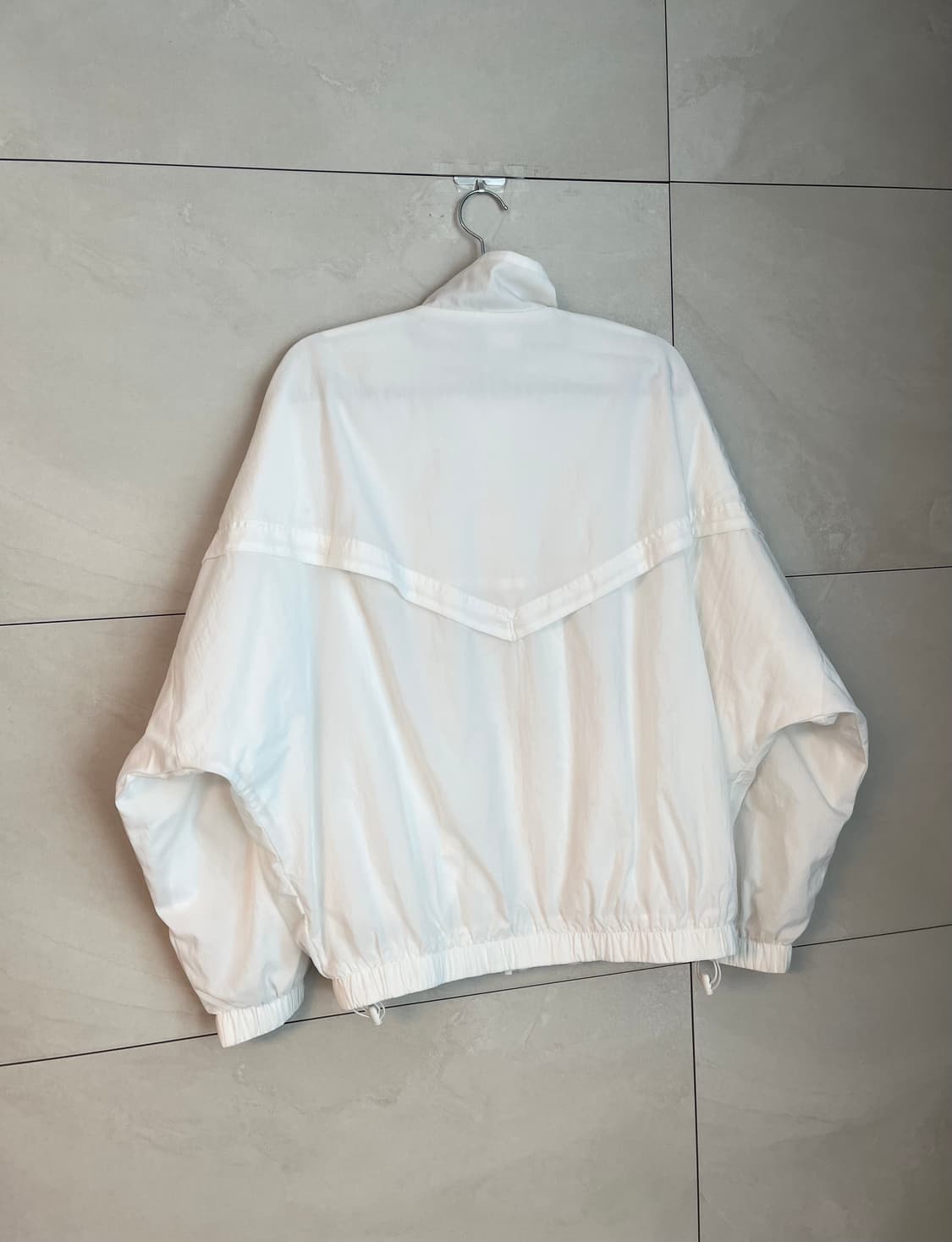 나이키 스우시 에센셜 바람막이 화이트 [S]  상품이미지4