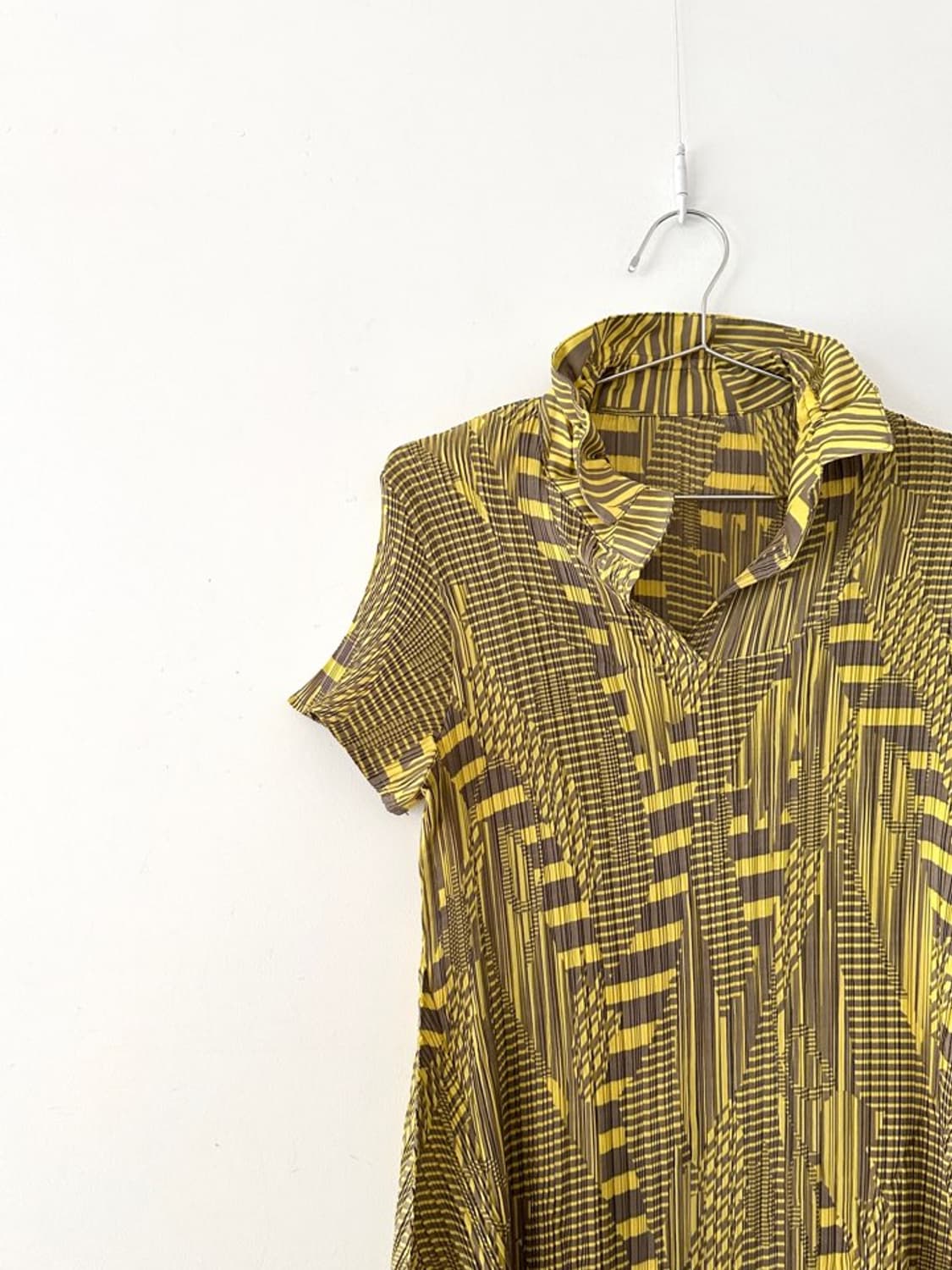 Architexture pattern neck fixed pleats  상품이미지2