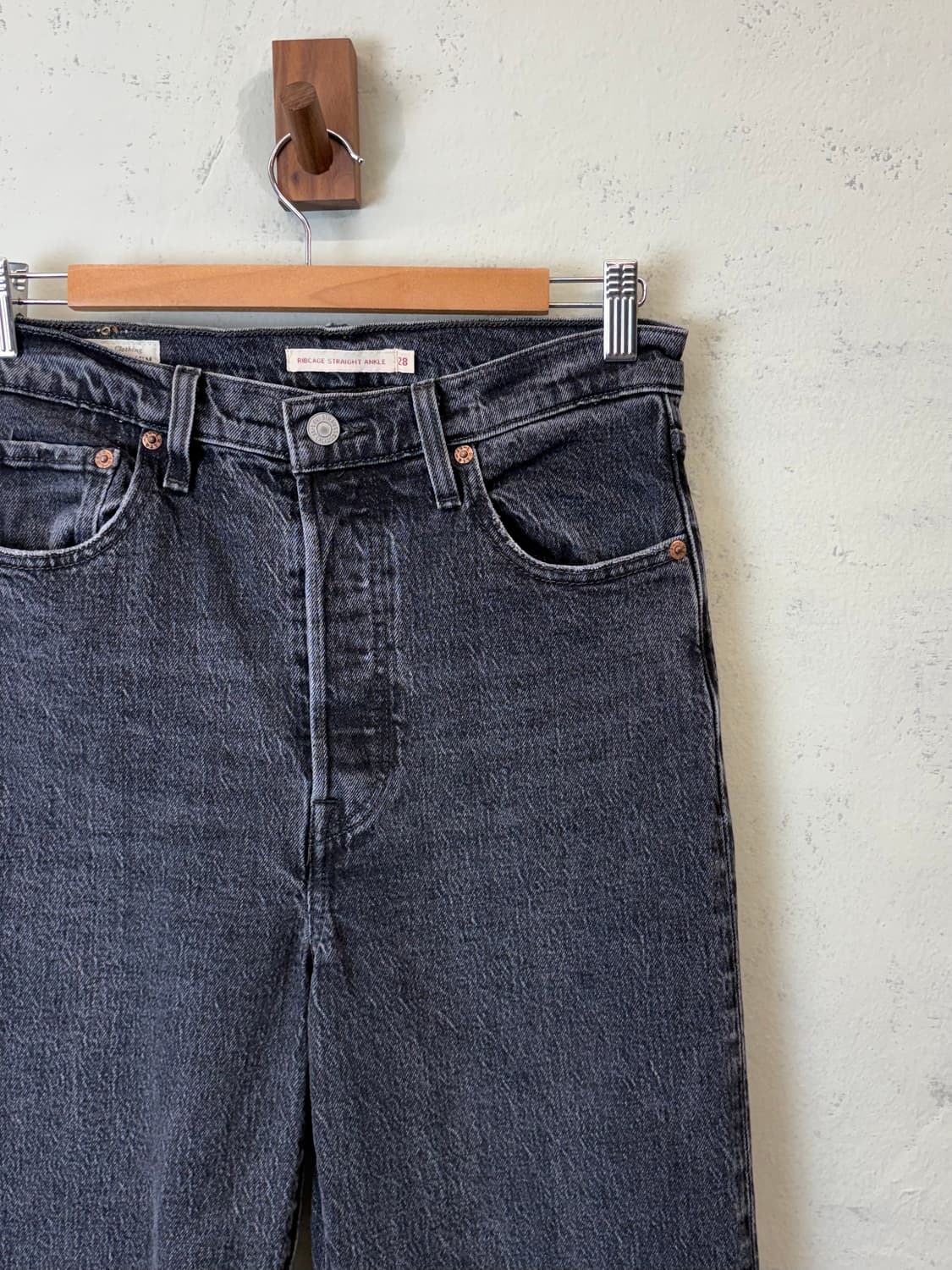 리바이스 프리미엄 흑청 데님팬츠 상품이미지3