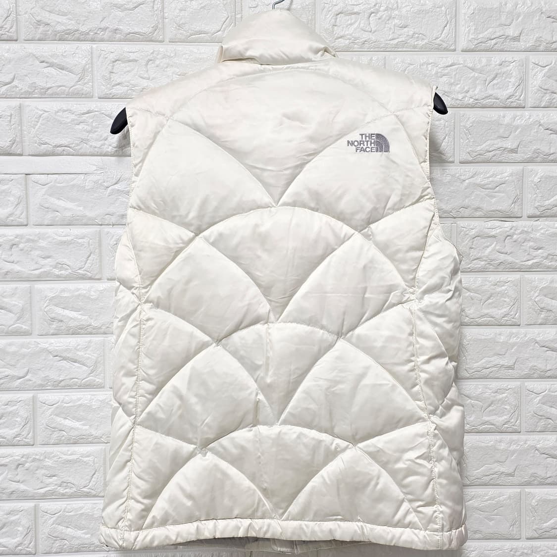 택포// 노스페이스 여성 패딩 베스트 M 상품이미지4