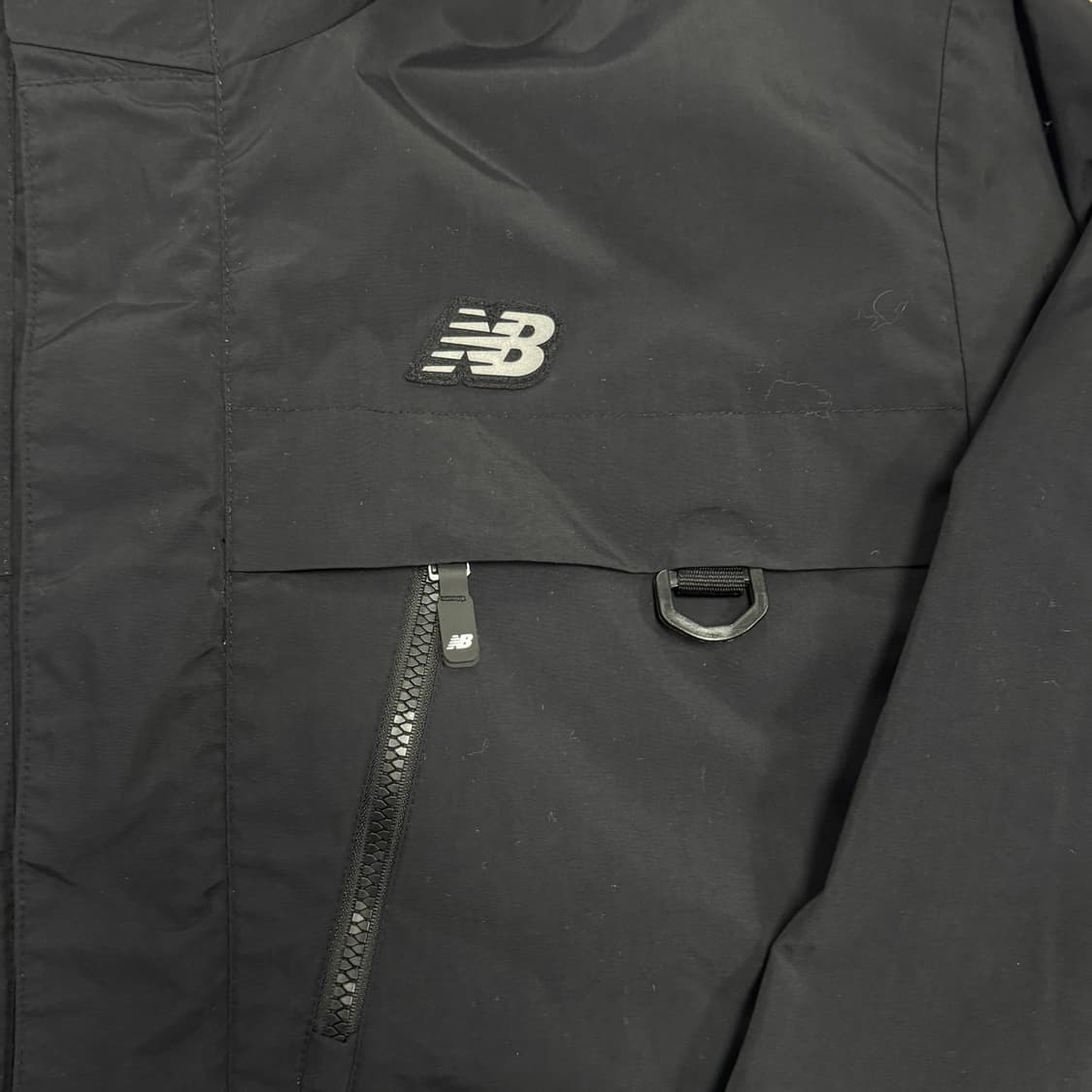 뉴발란스 대장급 에센셜 바람막이 105 상품이미지3