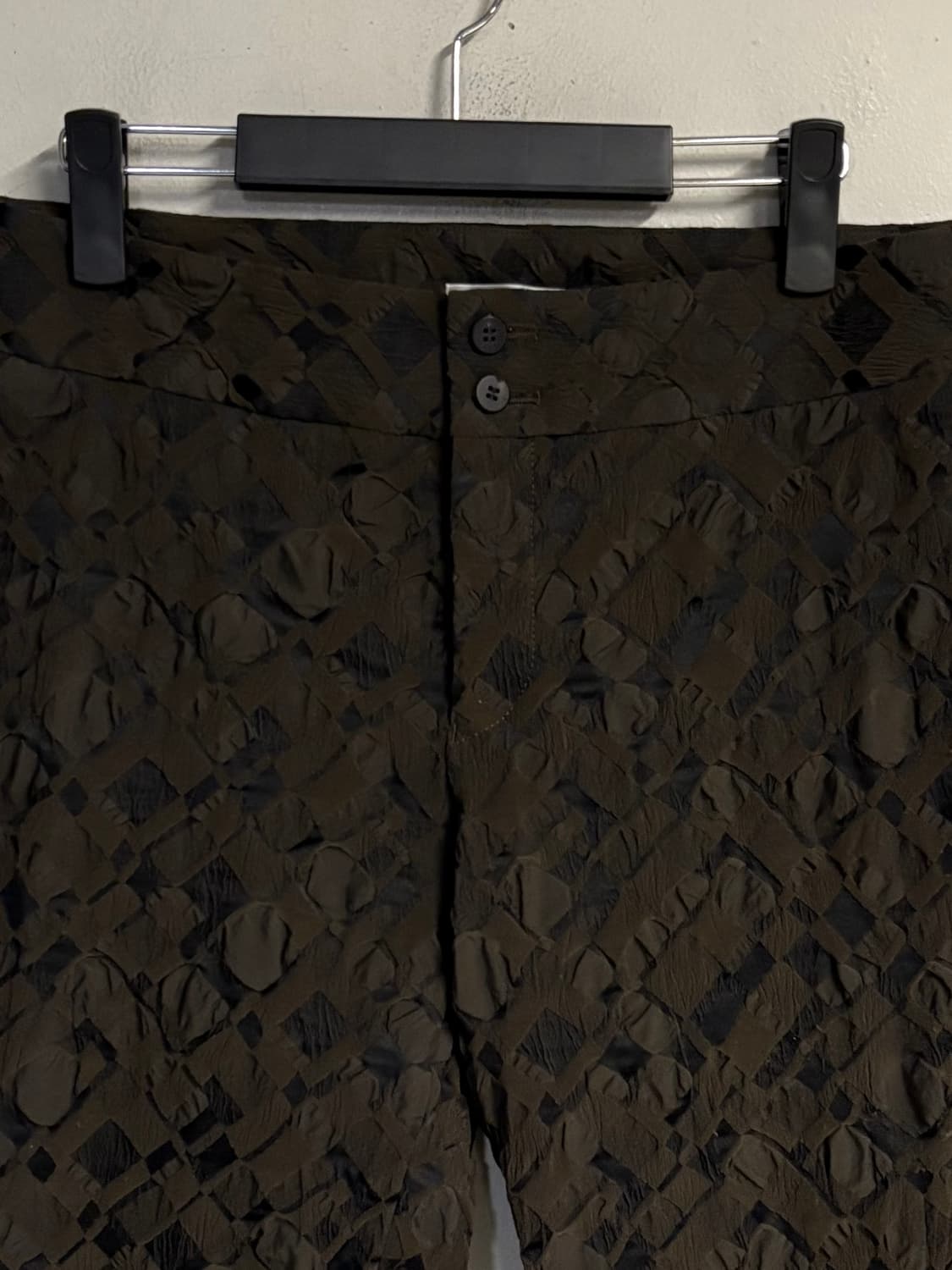 ISSEY MIYAKE textured pants  상품이미지2