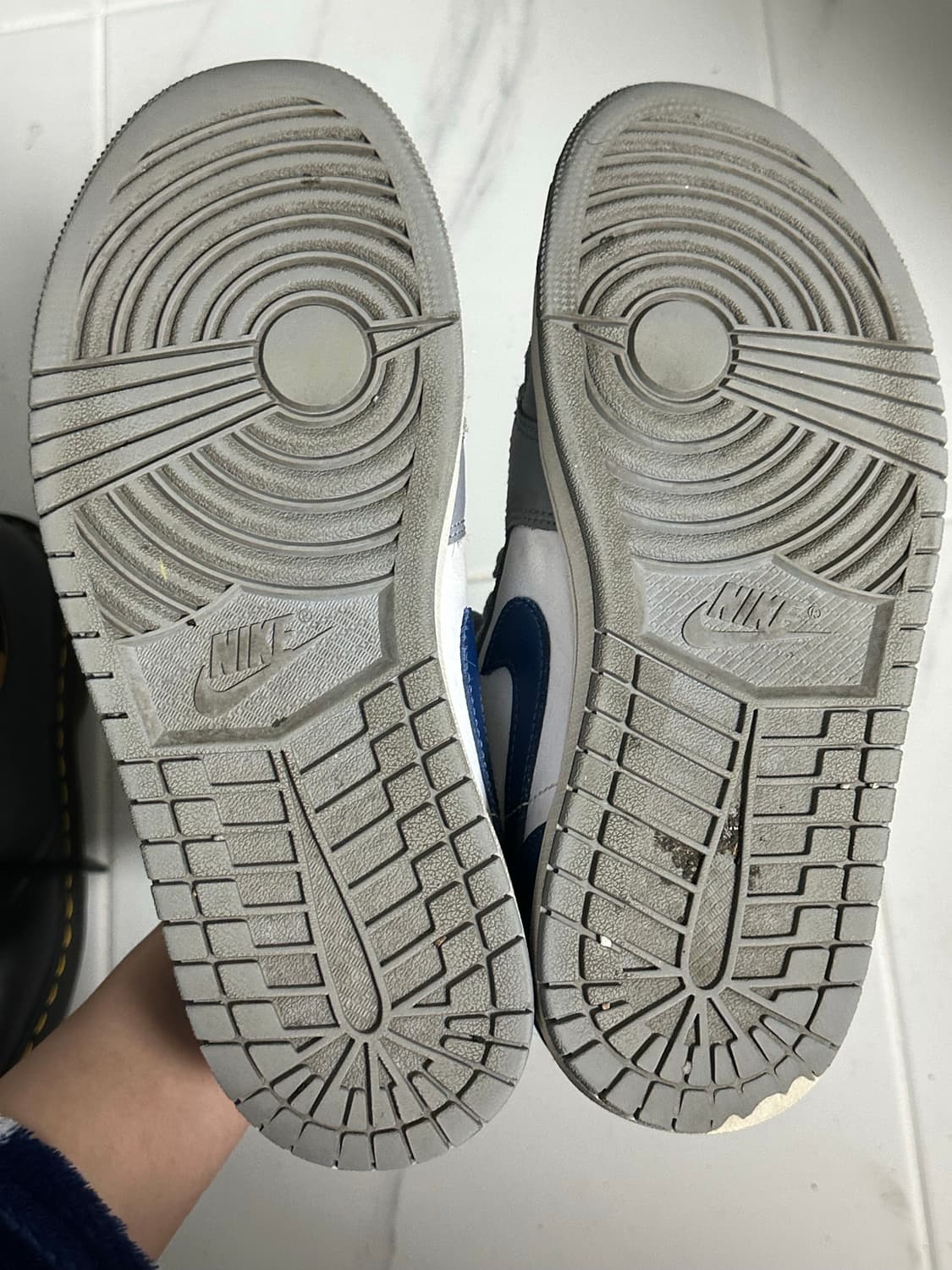 조던1 로우 화이트그레이블루 상품이미지3