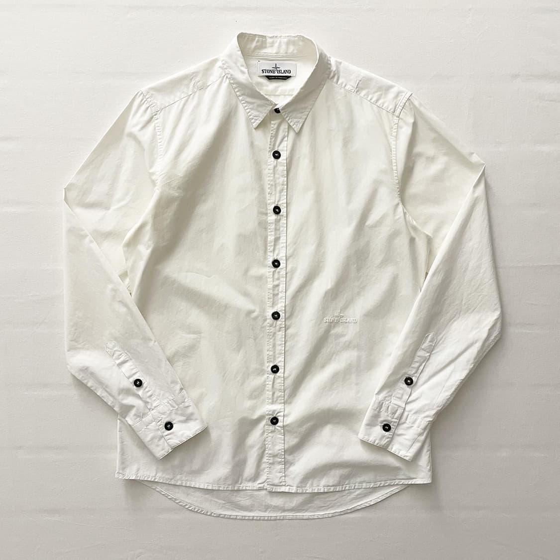 스톤아일랜드 화이트 셔츠 상품이미지2