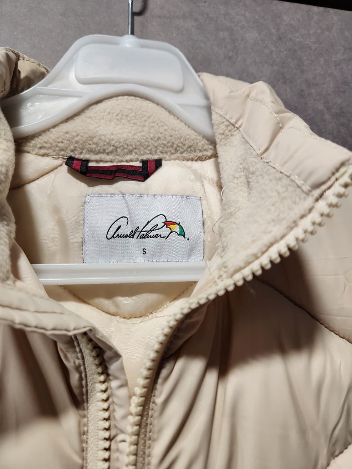 아놀드파마 아이보리 경량패딩 상품이미지4