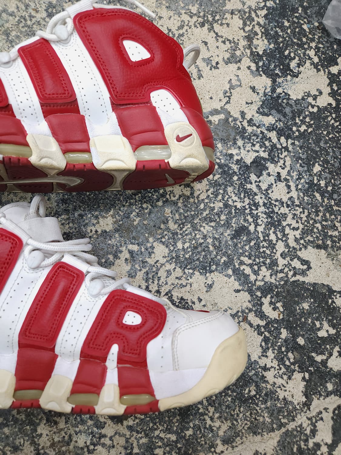 나이키 에어모어 업템포 화이트 레드 255mm

 상품이미지4