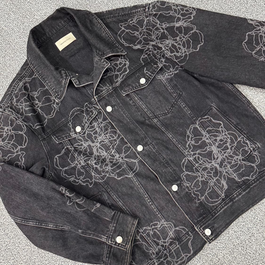 마틴 플랜 오버핏 로즈 패턴 흑청 데님 자켓 상품이미지2