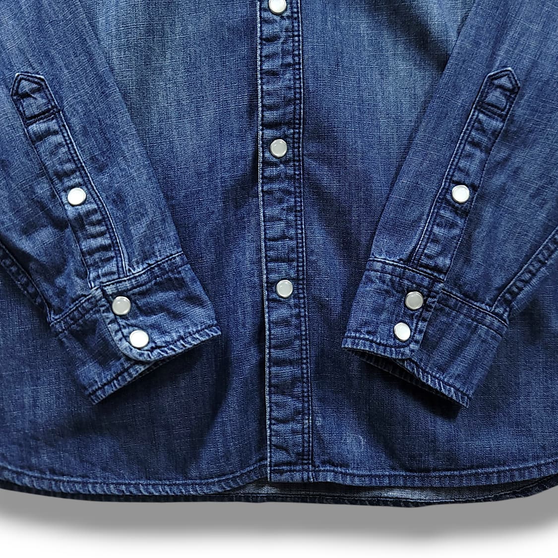 [M] 타미힐피거 진청 투포켓 스냅단추 긴팔 데님셔츠 상품이미지7