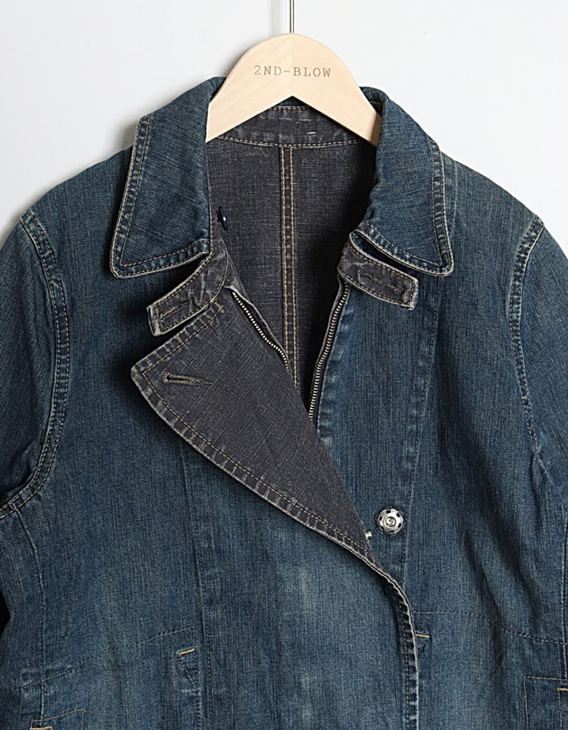 RNA Inc Reversible Denim Jacket 상품이미지7