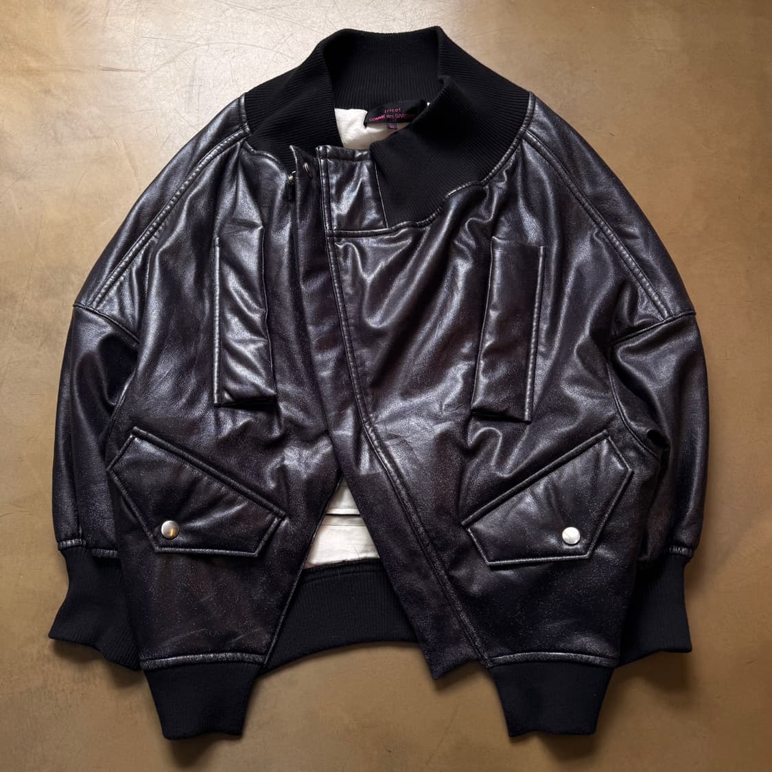 2019 런웨이 꼼데가르송 트리콧 페이크레더 봄버 자켓 상품이미지2