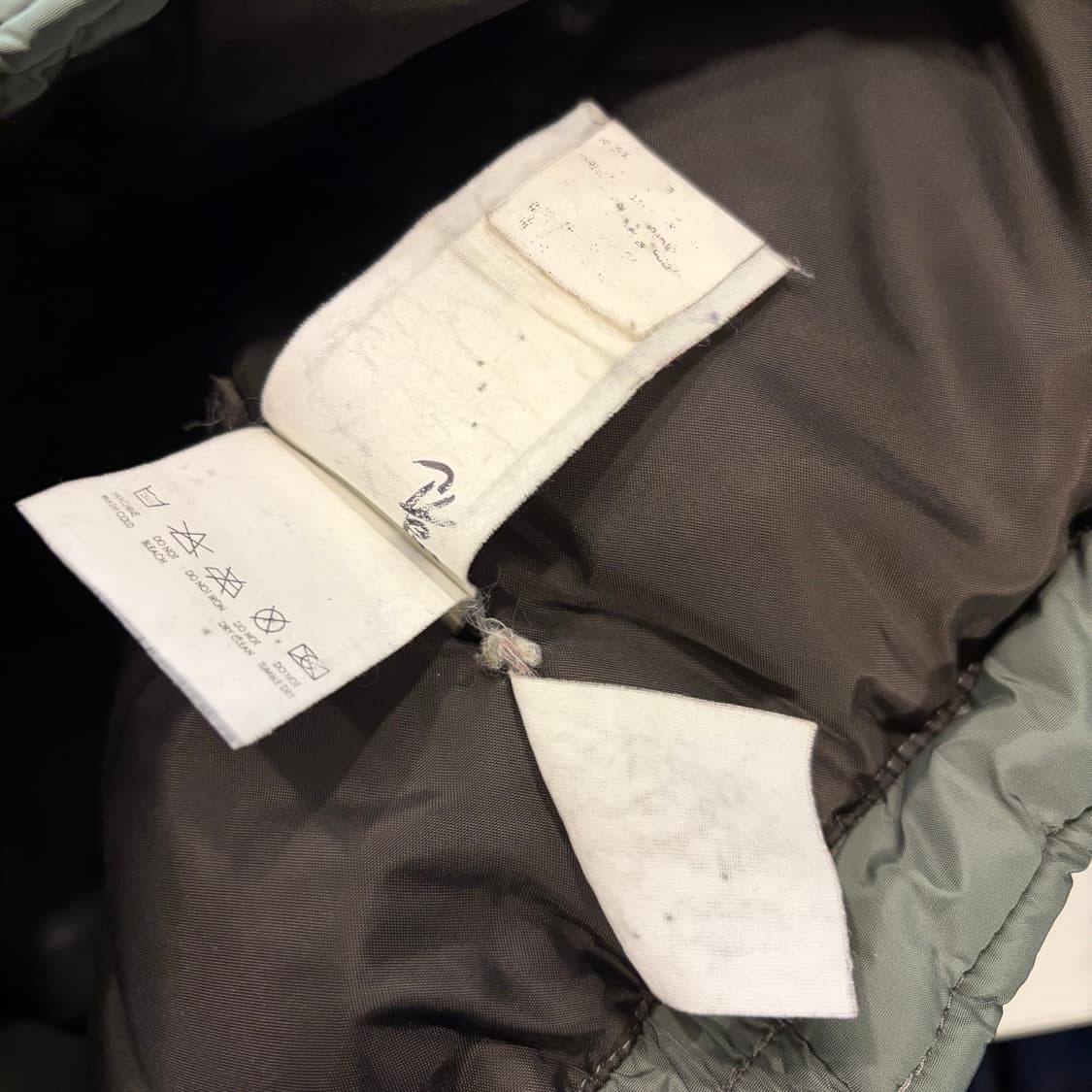 [M] 캘빈클라인 포켓 봄버 카키색 패딩 점퍼 C997 상품이미지8