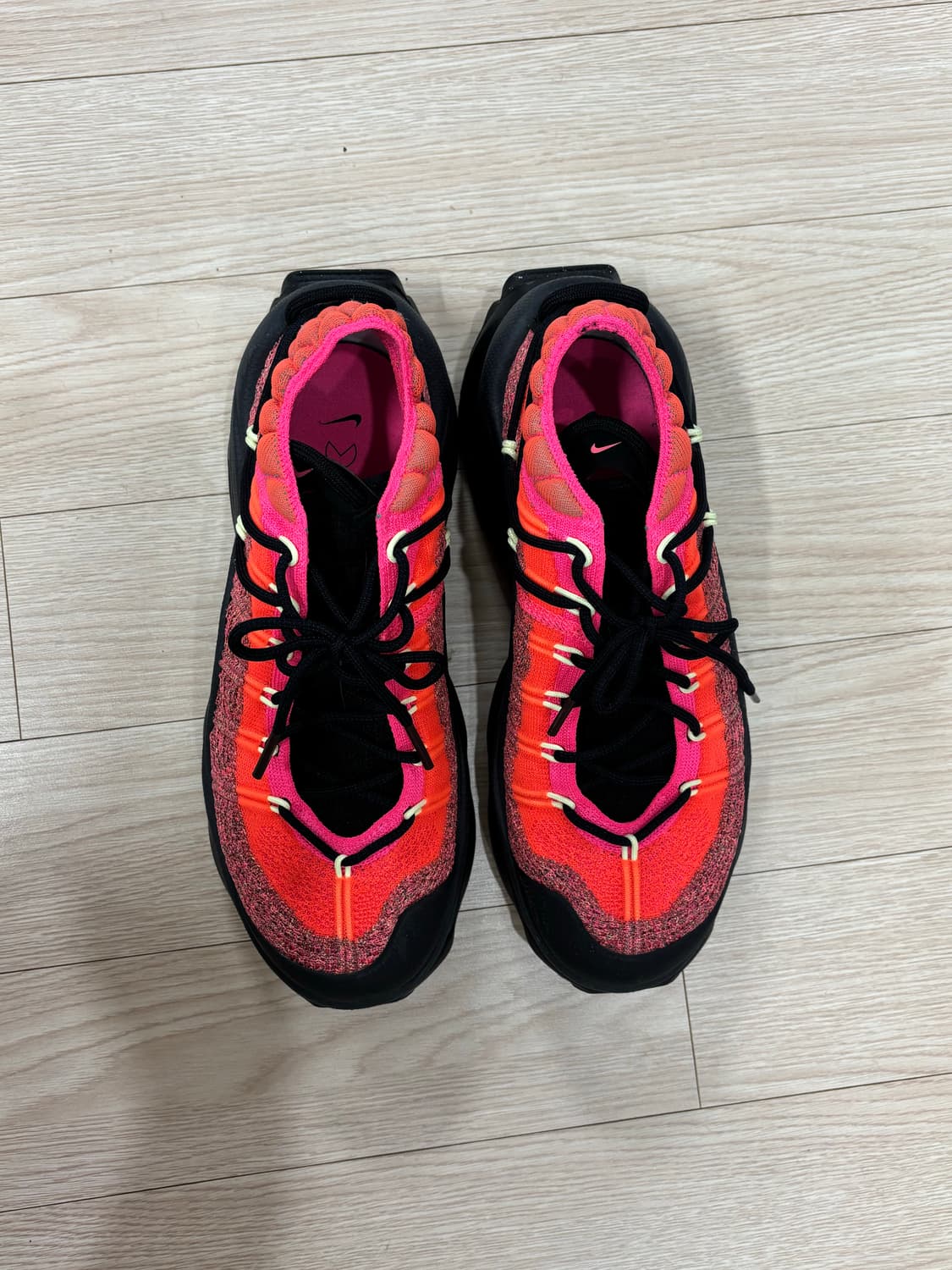나이키 에어맥스 플라이니트 벤처 하이퍼 핑크 블랙 250사이즈 상품이미지1