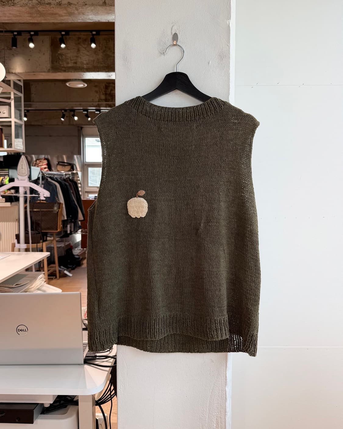 스토리 mfg 카키 크로켓 파티 베스트 니트  상품이미지7