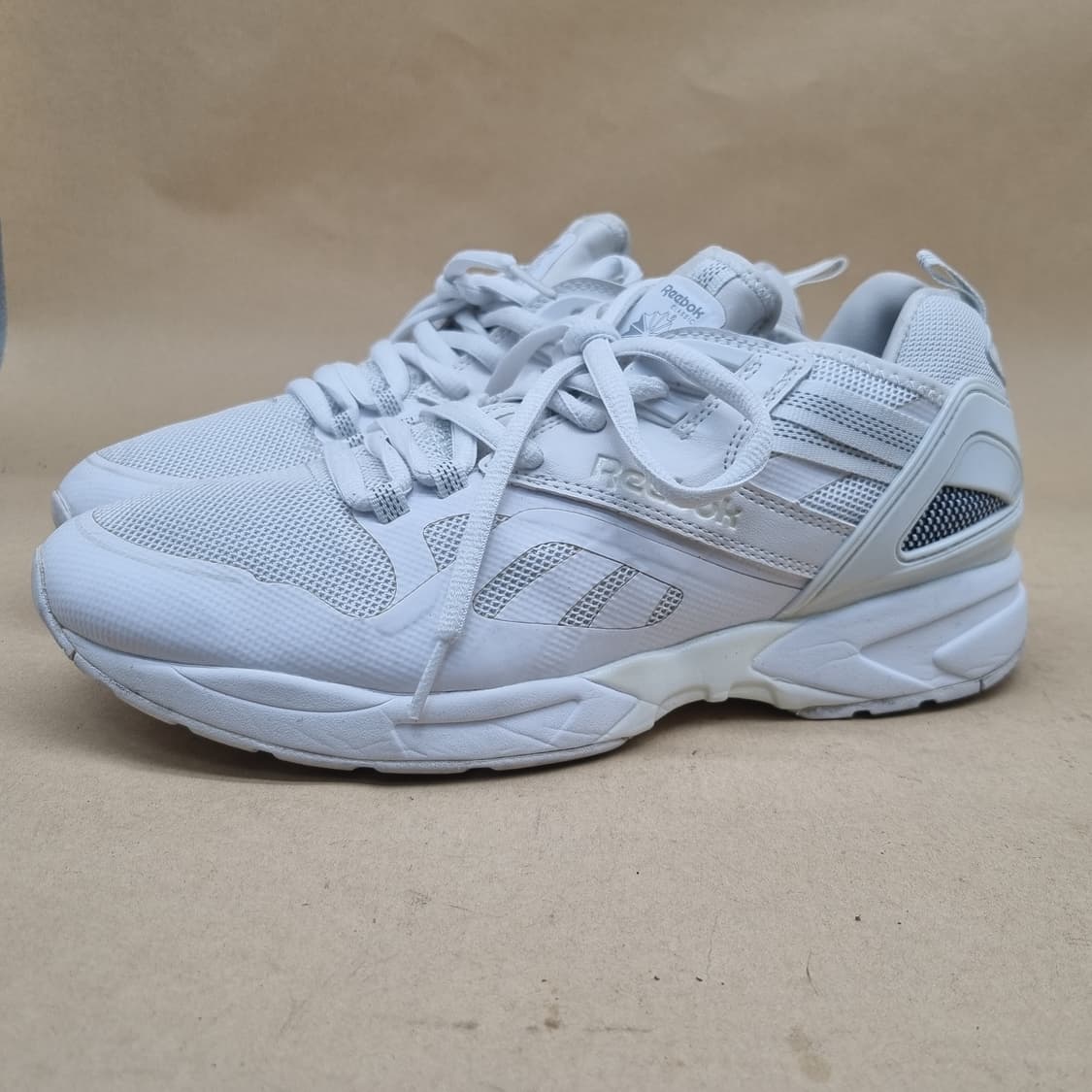 리복 그래프라이트 남성운동화270 상품이미지1