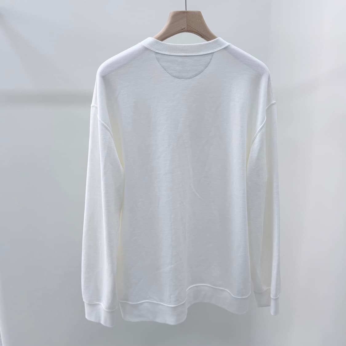 [S+급/2XL] 브루넬로 쿠치넬리 코튼 로고 크루넥 맨투맨 화이트 상품이미지4