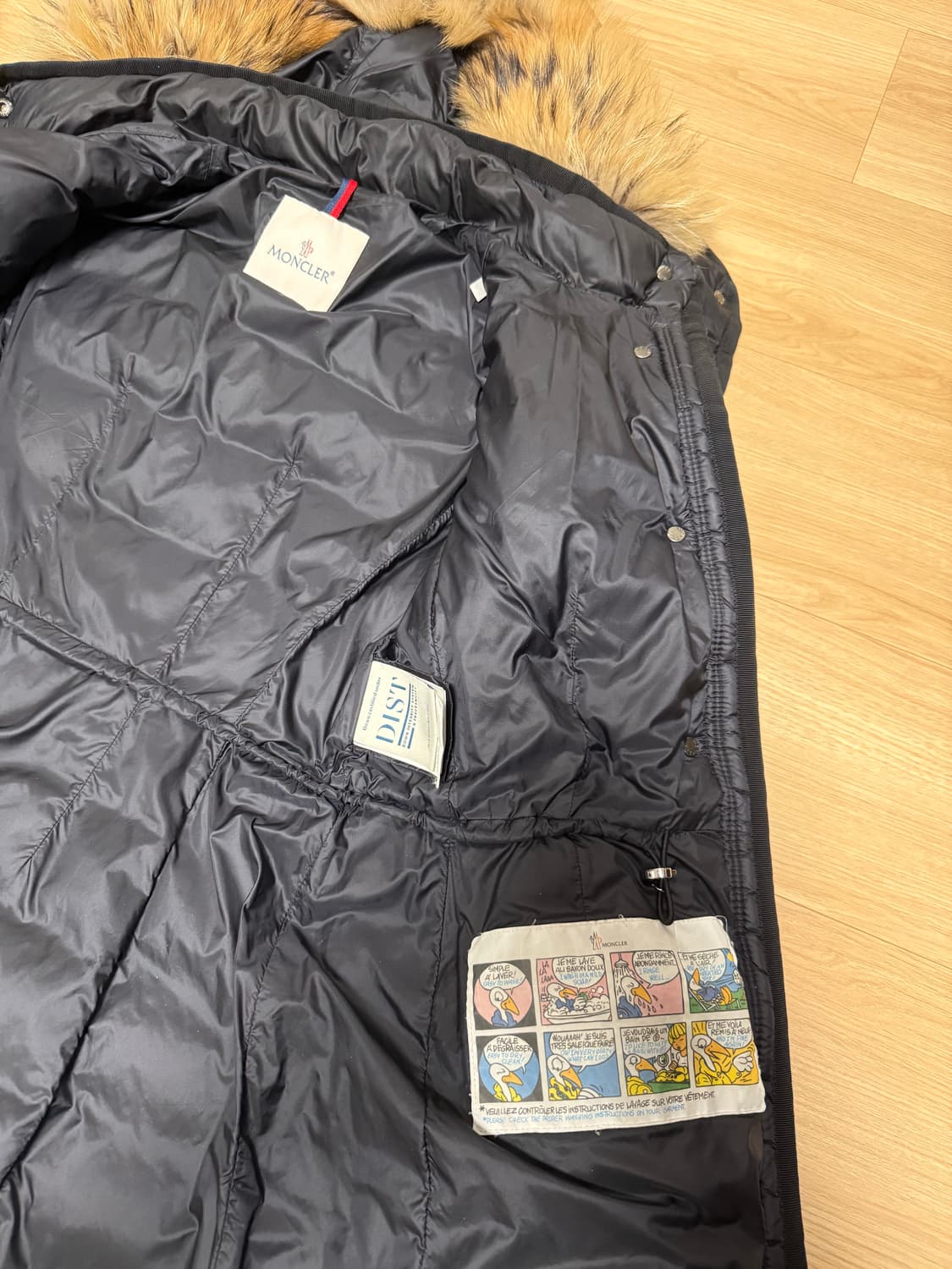 [1사이즈] 몽클레어 헤르민퍼 블랙 여자 패딩 상태 최상 상품이미지6