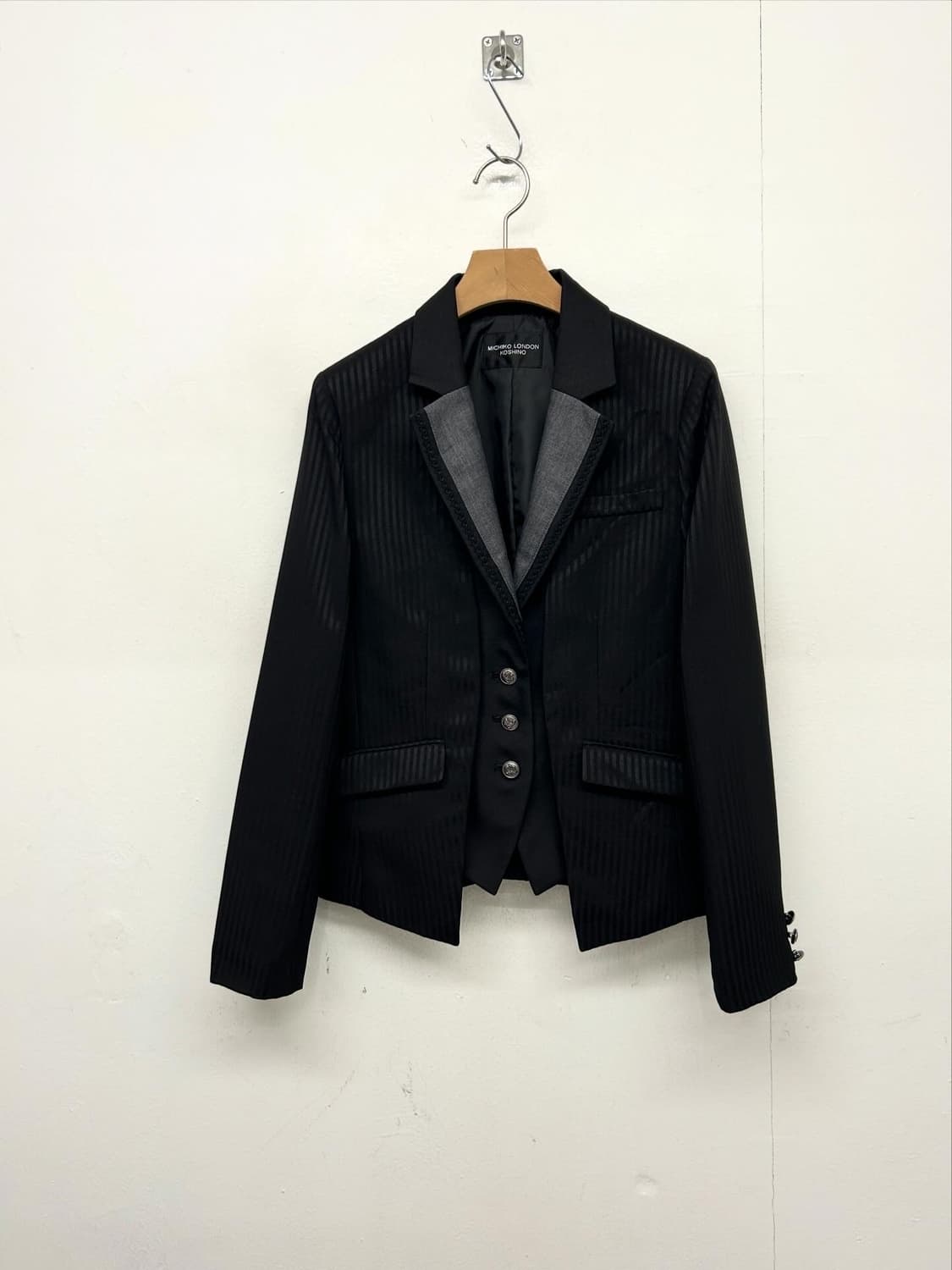 미치코런던 Y2K 블랙 자켓 + 플리츠 스커트 셋업 상품이미지2