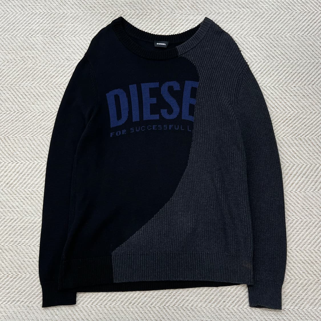 디젤 시그니처 빅로고 니트 r2518 상품이미지1