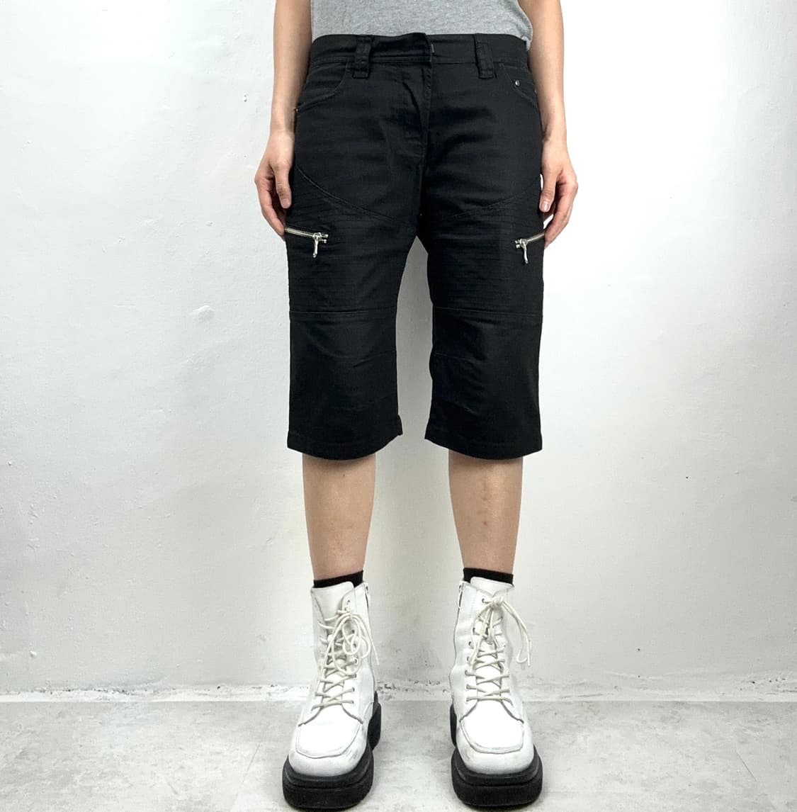 5351 POUR LES HOMMES Zip Detail Shorts 상품이미지1