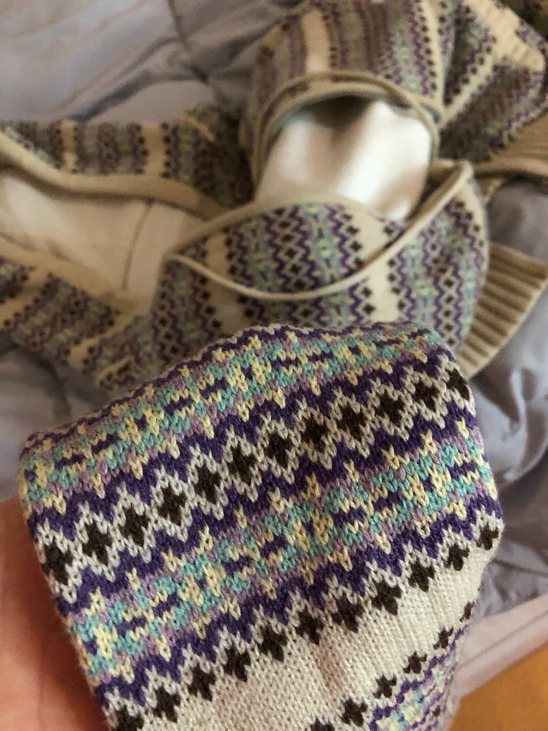 폼폼 니트 후드집업 상품이미지3