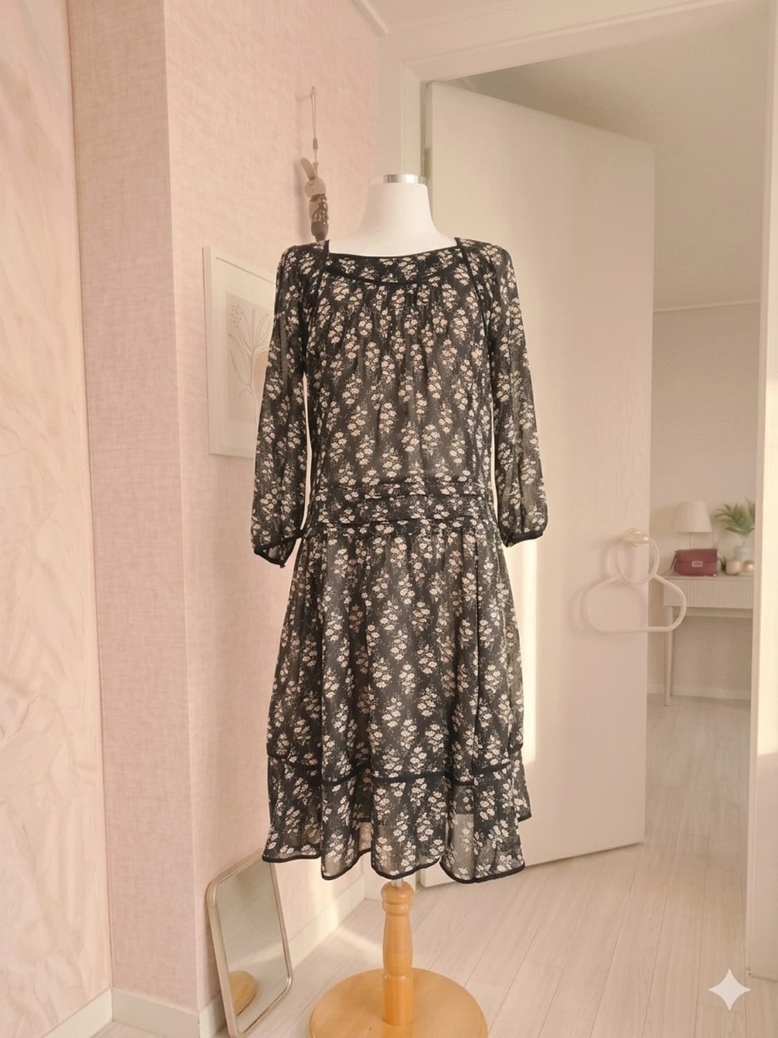 시슬리(SISLEY) 정품 - 플라워 패턴 쉬폰 원피스 (상태 최상) 상품이미지1