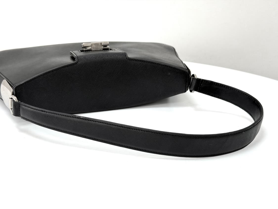 페라가모 간치니 사피아노 레더 숄더백 상품이미지7