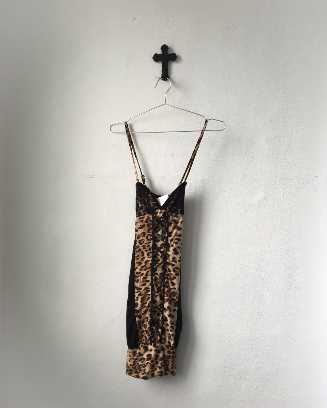 Lace up point leopard pattern slip onepi 상품이미지2