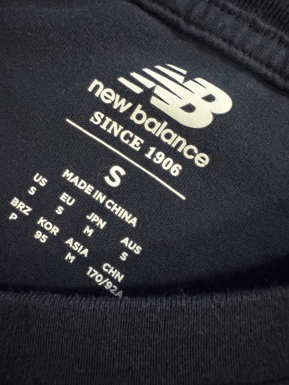 여성 뉴발란스 23년도 빅 로고 반팔 티셔츠 S 네이비 상품이미지3