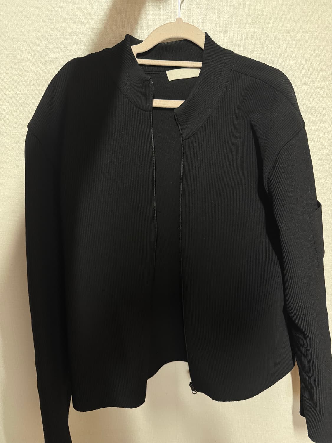 아모멘토 플리츠 집업 (M) 상품이미지1