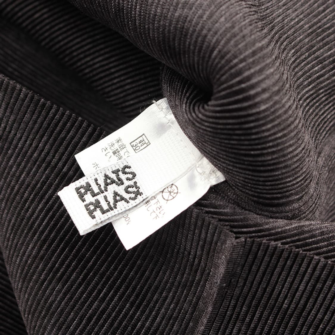 이세이 플리츠플리즈 그레이 하이넥 주름 반팔 상의 3 상품이미지3