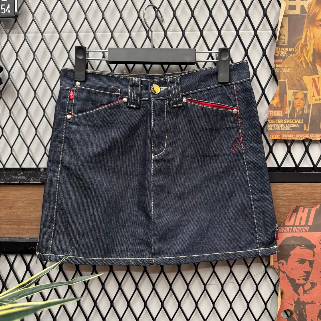 00s 리바이스 엔지니어드 데님 숏 스커트 후면 투포켓 포인트 중청 상품이미지1