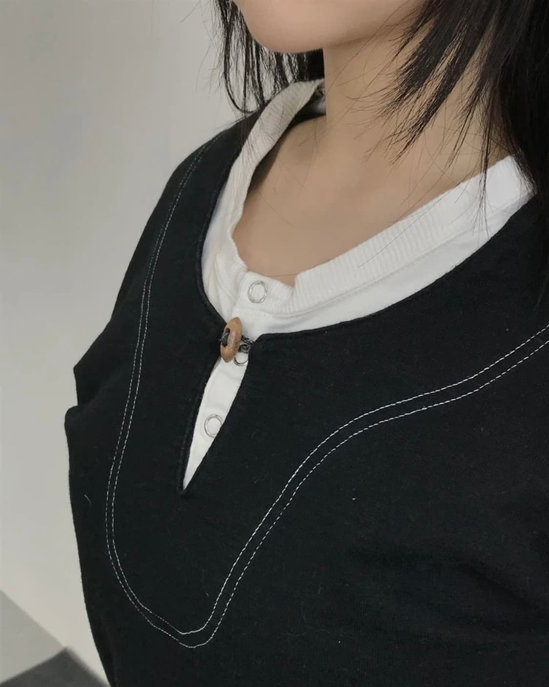 R.Newbold Contrast Henley T Shirt 상품이미지1